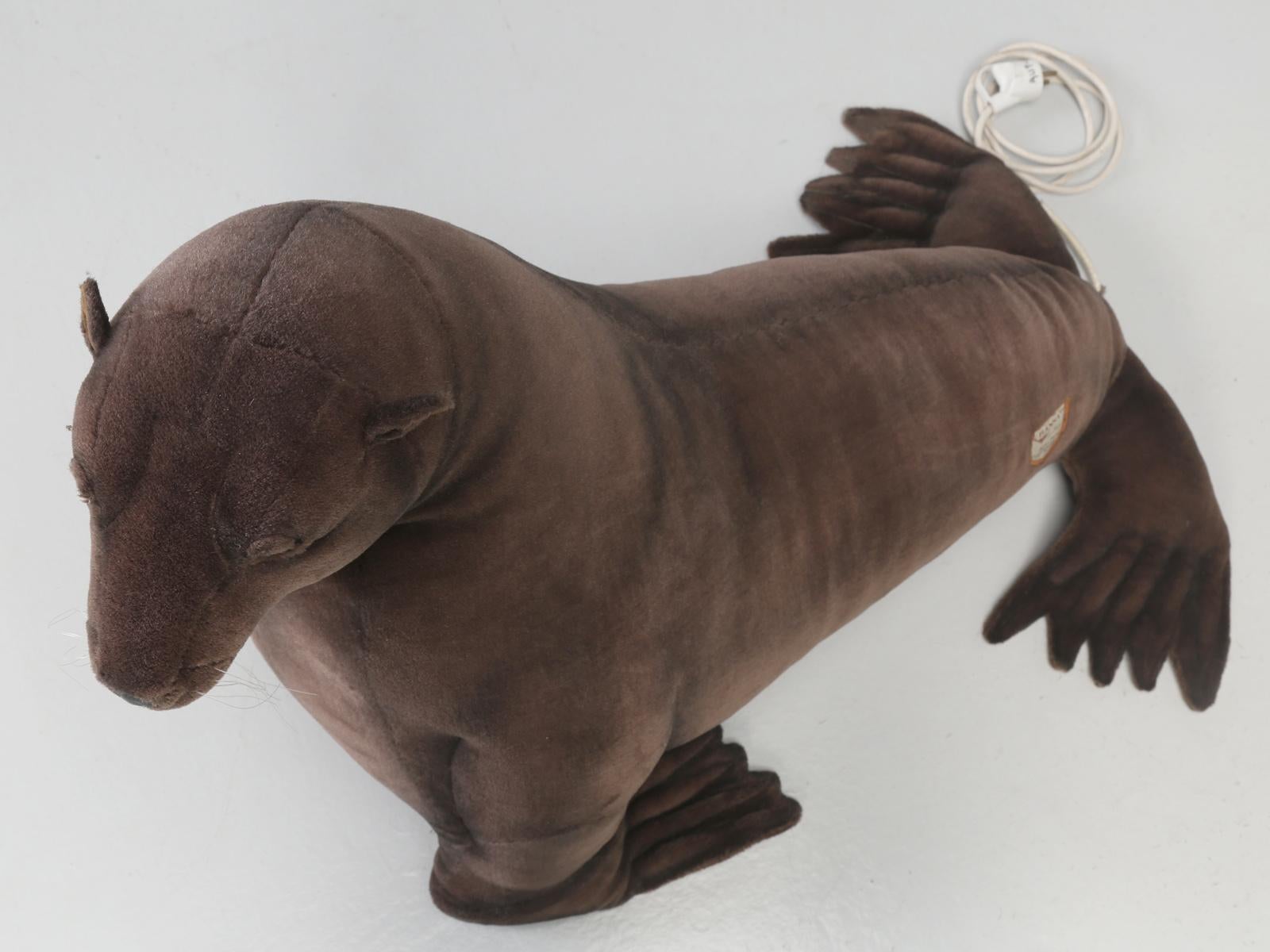 Acrylic Hansa Stuffed Mechanical Seal Stuffed Animal