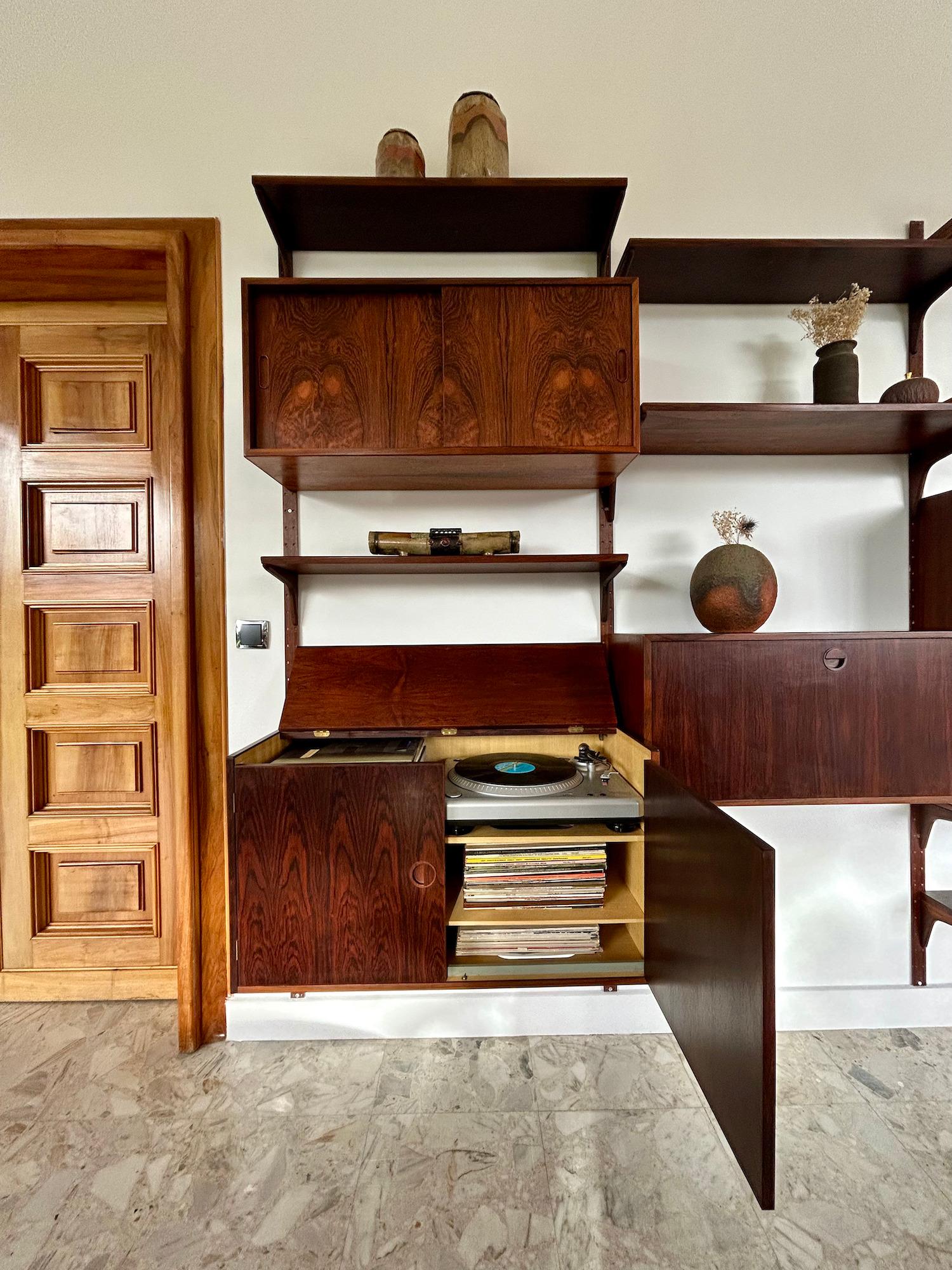 Hansen & Guldborg Mobler wall bookcase in teak Denmark 1960 8