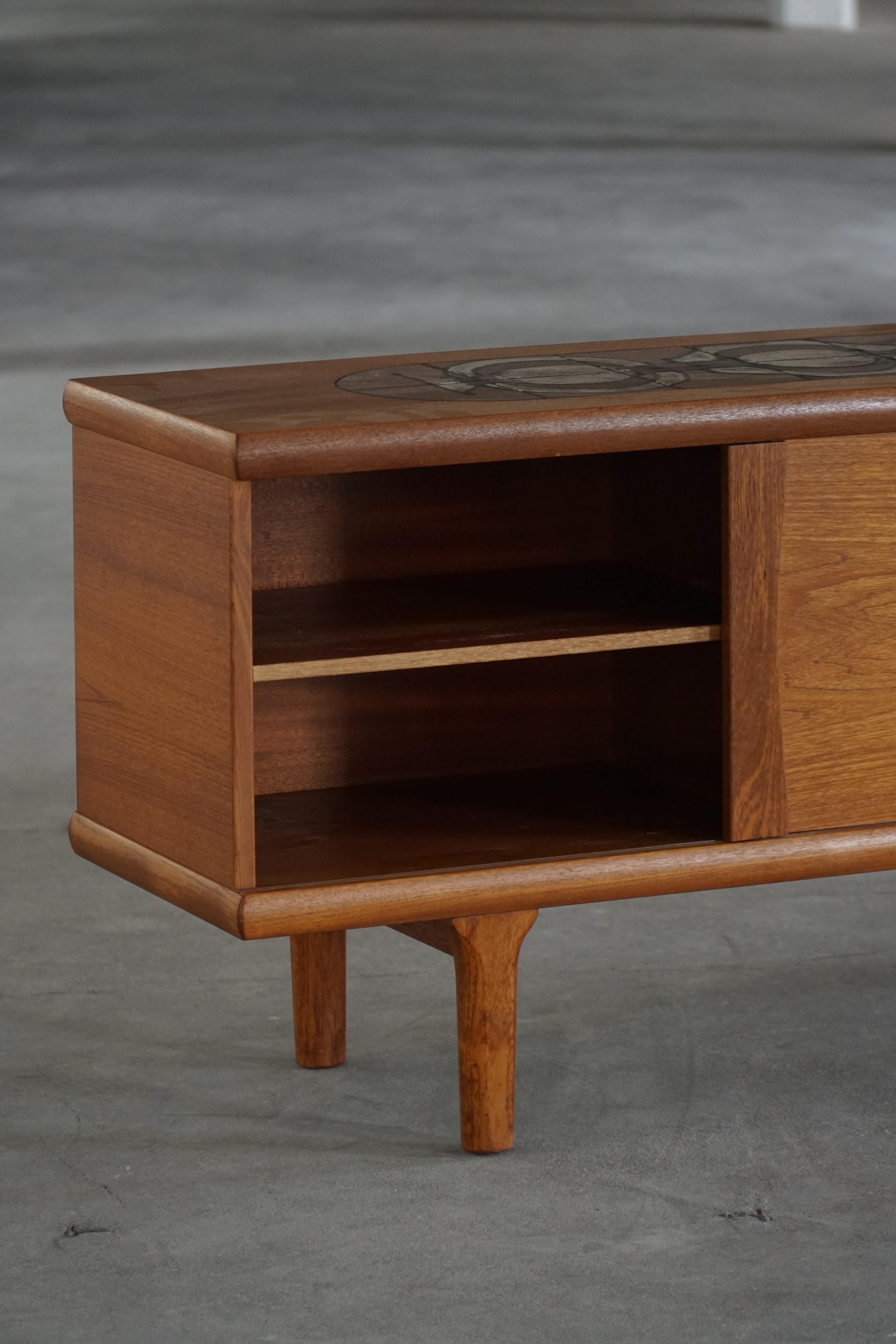 Hansen & Hansen, crédence autoportante en teck, modernité danoise du milieu du siècle, années 1960 en vente 3
