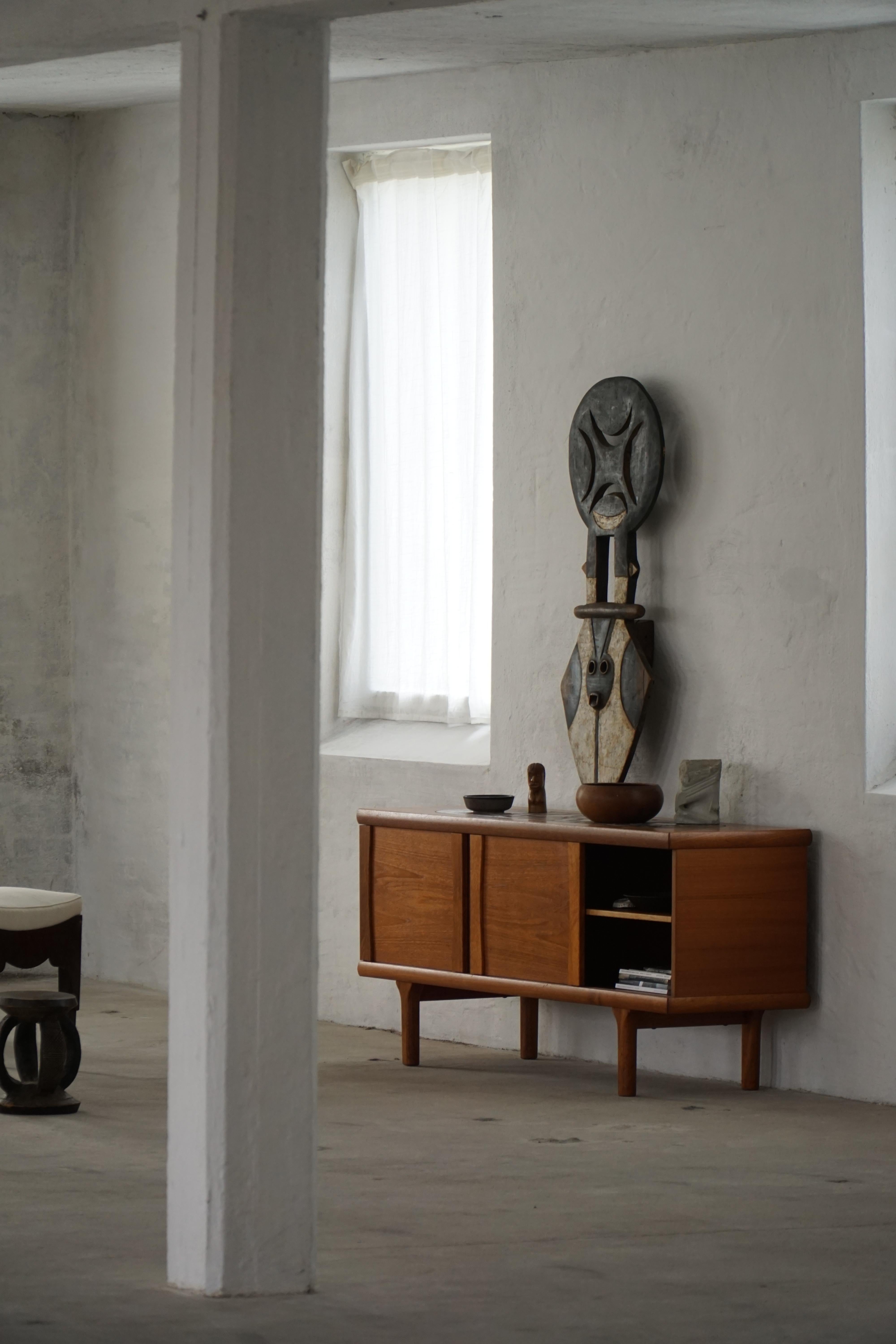 Danois Hansen & Hansen, crédence autoportante en teck, modernité danoise du milieu du siècle, années 1960 en vente