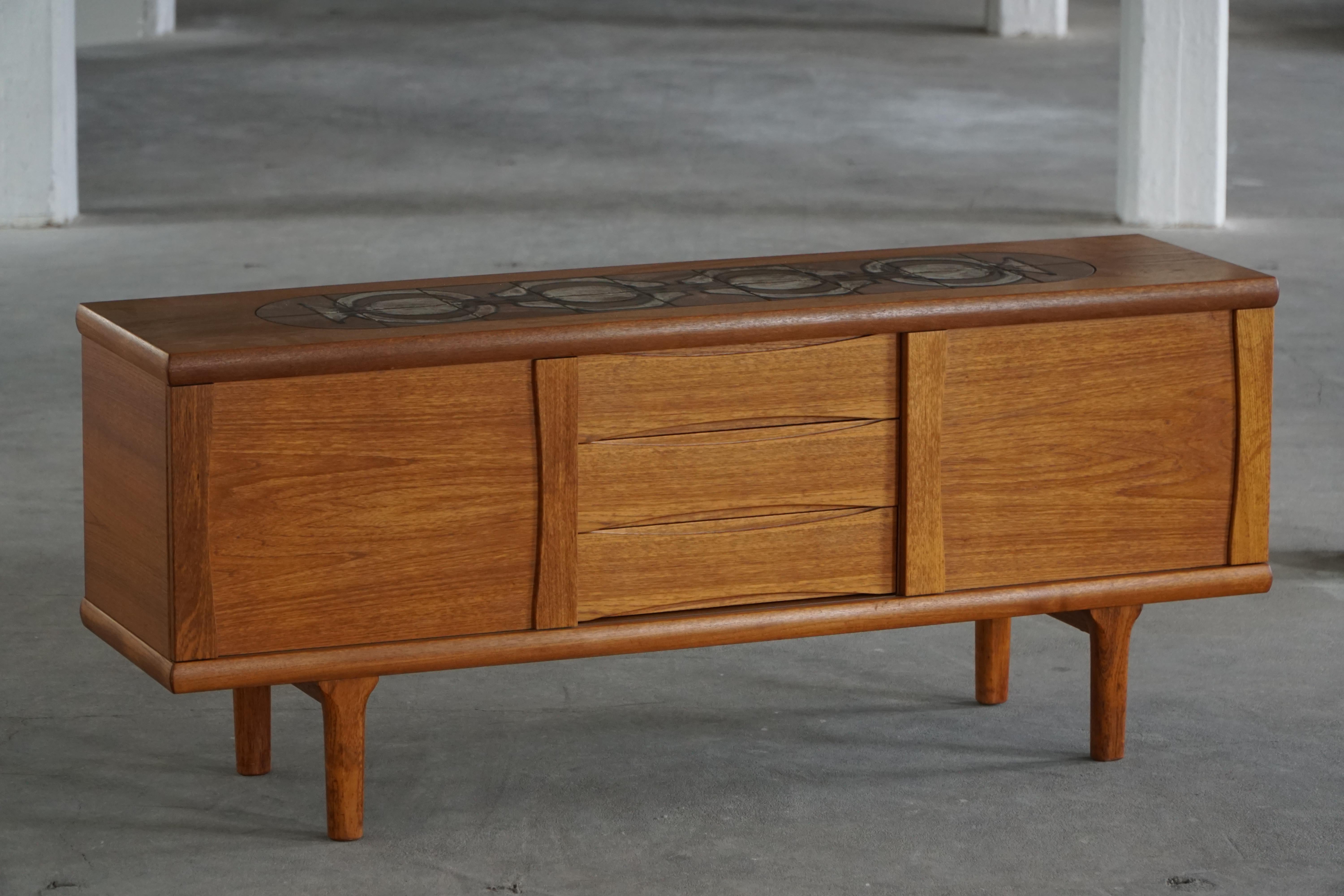 Céramique Hansen & Hansen, crédence autoportante en teck, modernité danoise du milieu du siècle, années 1960 en vente