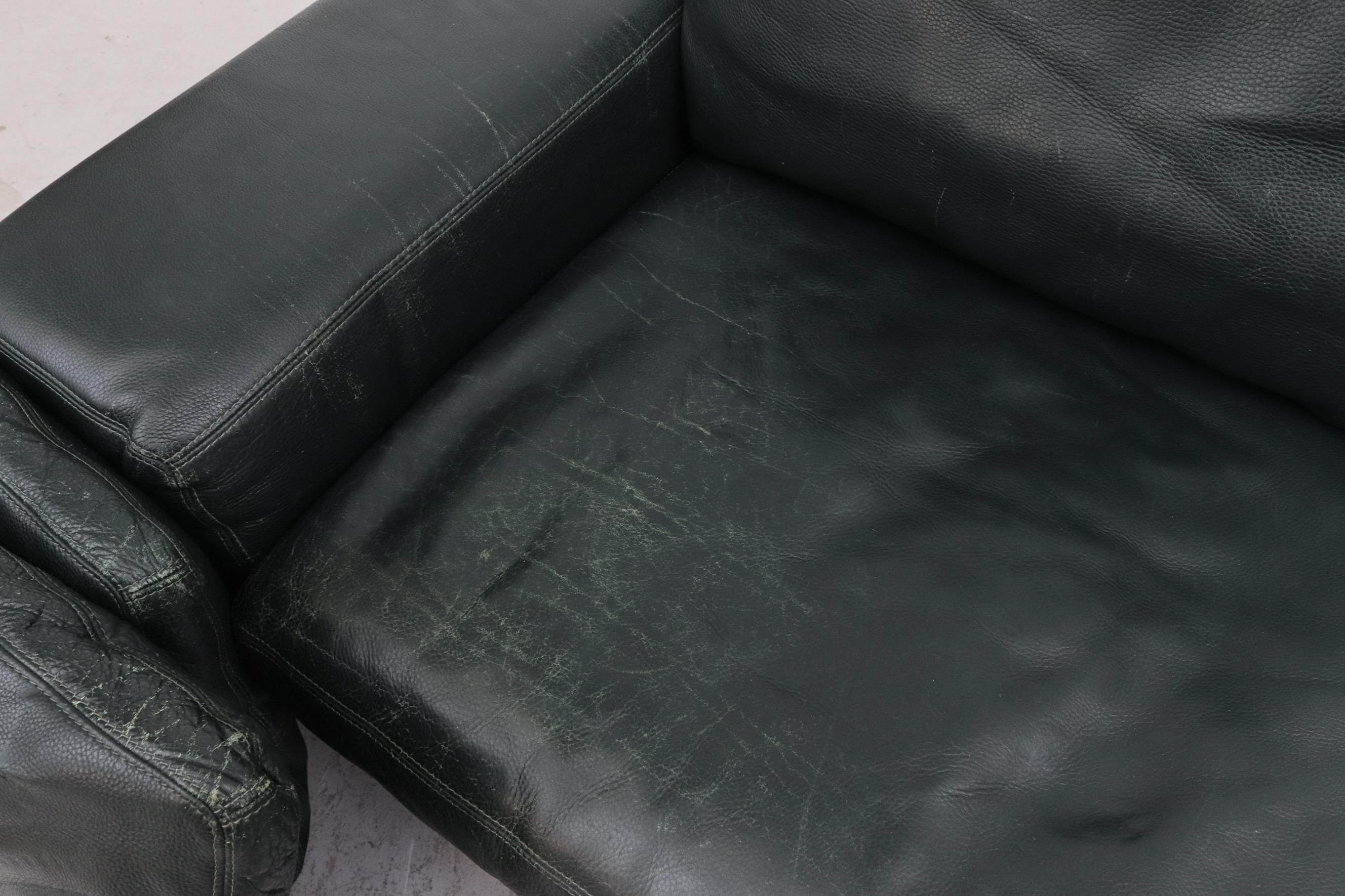 Hansome Dark Green Leather Sofa by Molinari 4