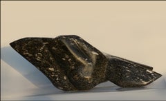 ""Fish"" Sculpture en granit noir 9"" x 26"" x 8""" dans l'édition 1/1 de Hany Gabriel