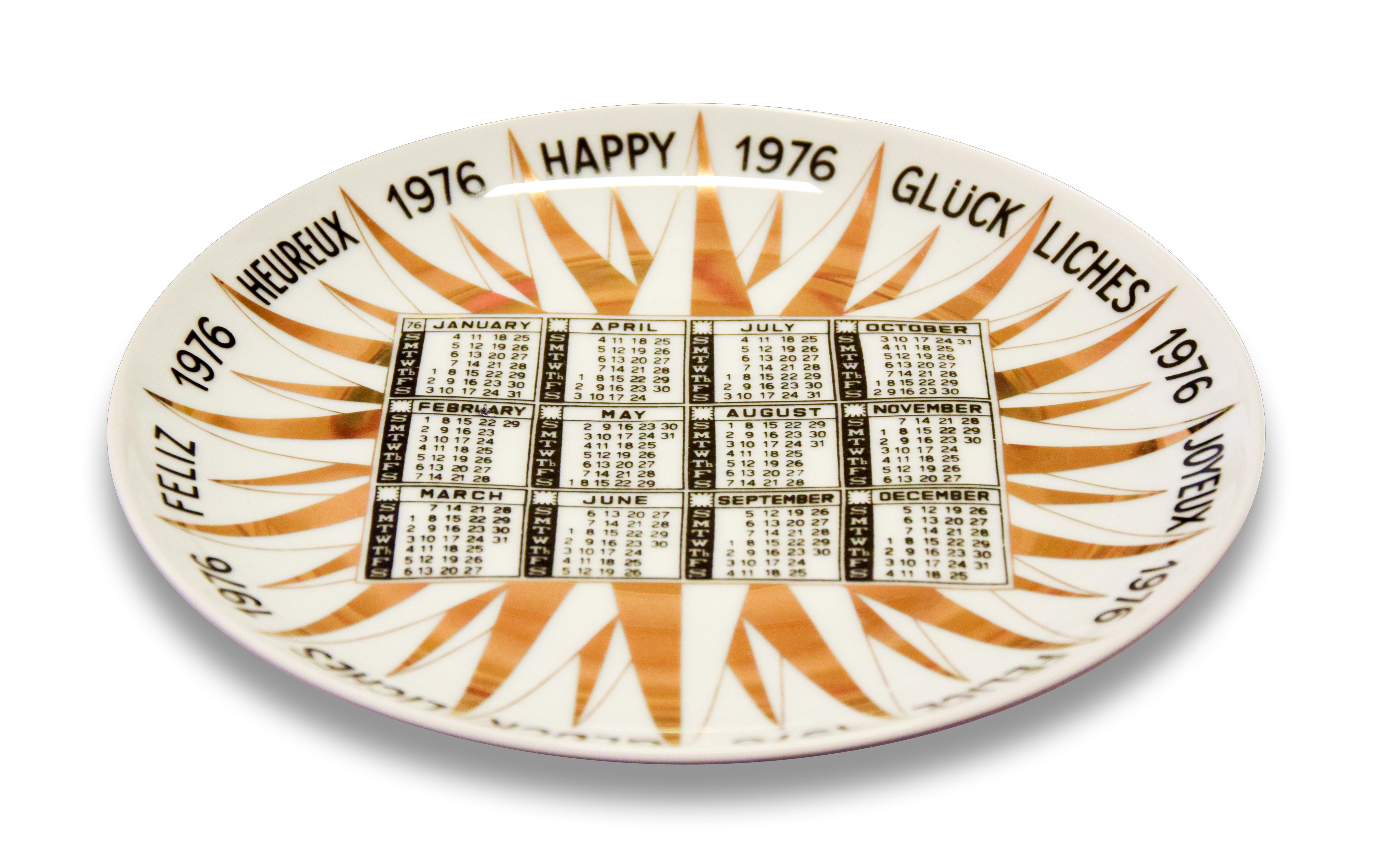 Felice 1976, Calendario is a silk-screened porcelain plate, designed by the Italian artist Piero Fornasetti in 1972.

From the Calendario series, the Happy New Year plates series. 

Excellent conditions, except for some imperceptible signs of