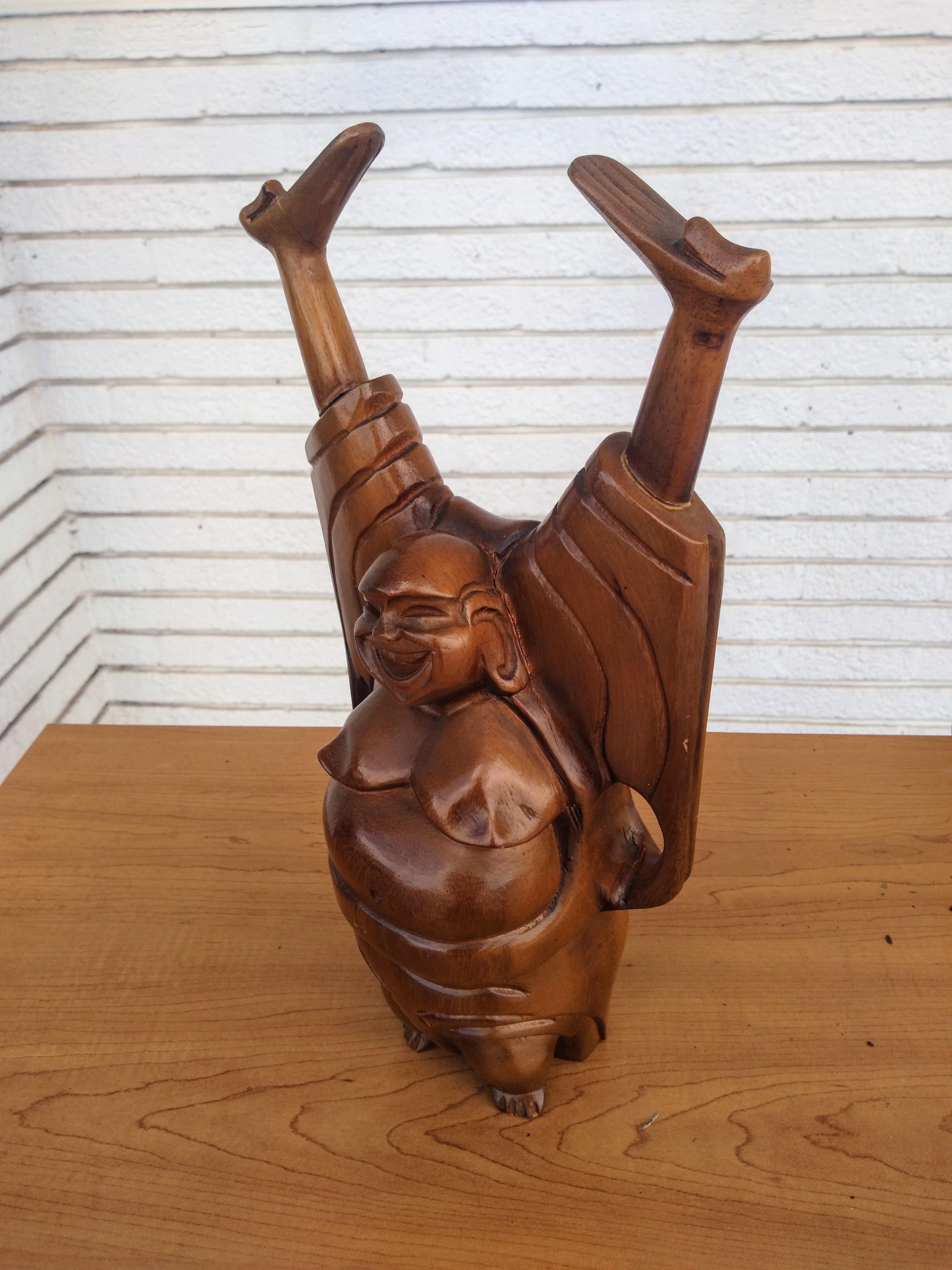 Asiatico Scultura in legno intagliato di Buddha felice in vendita