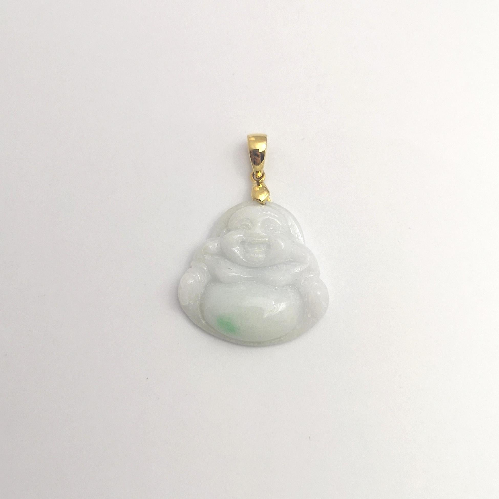 Ciondolo di giada Happy Buddha con montatura in oro 14K in vendita 1