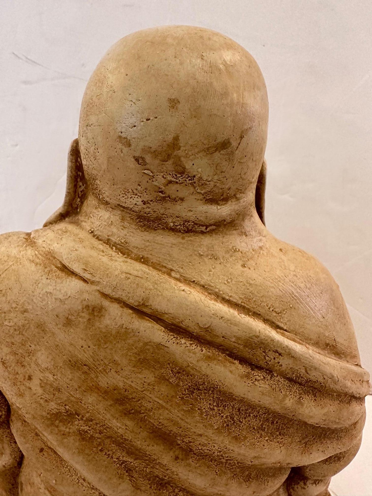 Sculpture de Bouddha en pierre moulée Happy en vente 5