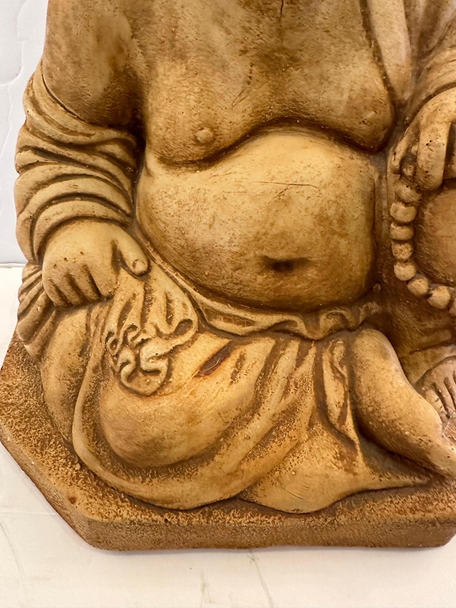 Sculpture de Bouddha en pierre moulée Happy en vente 1