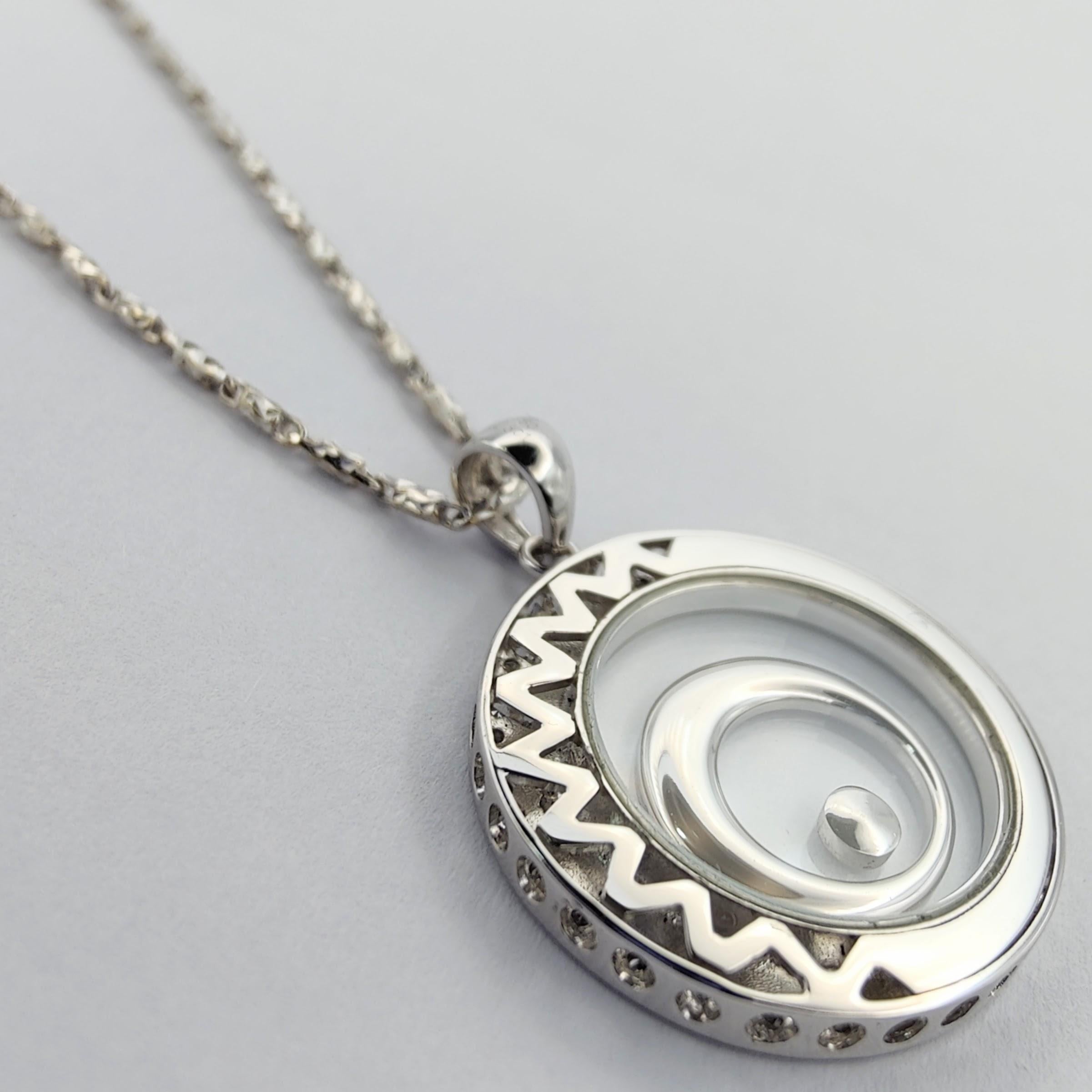Taglio rotondo Ciondolo per collana Happy Diamonds a forma di cerchi eccentrici in oro bianco 18K in vendita