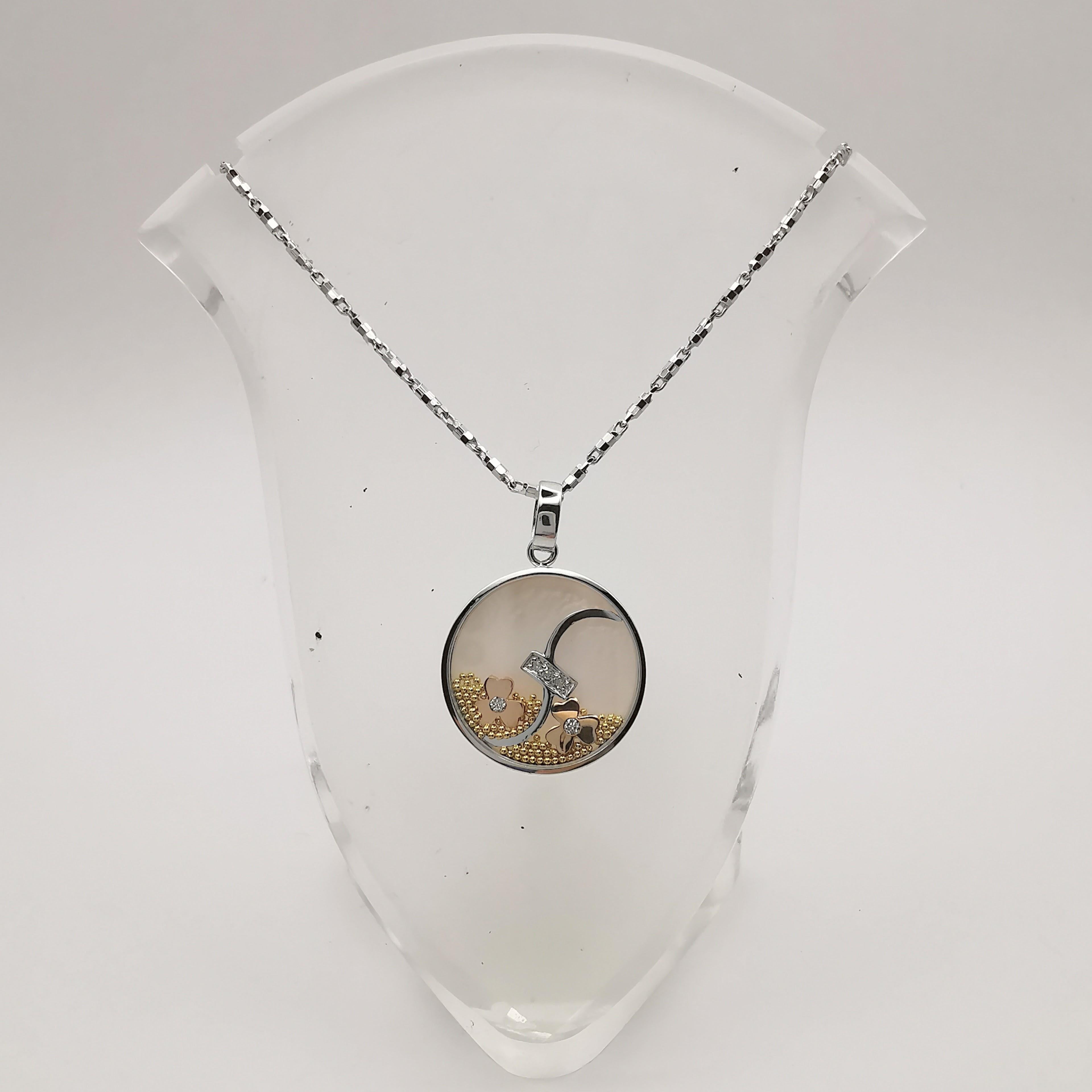 Happy Diamonds Flowers Necklace Pendant in 18K White, Yellow & Rose Gold For Sale 4
