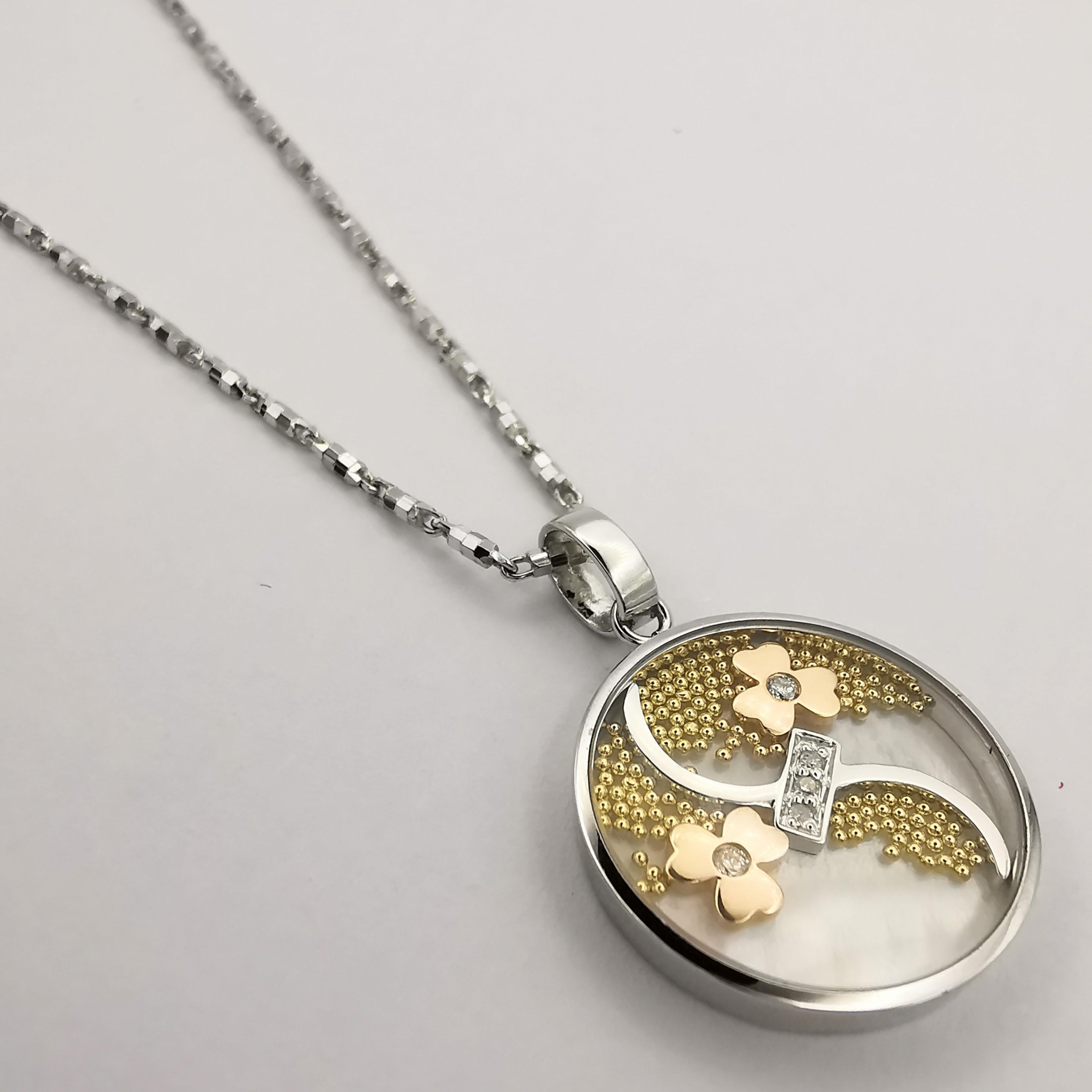 Happy Diamonds Flowers Necklace Pendant in 18K White, Yellow & Rose Gold In New Condition For Sale In Wan Chai District, HK