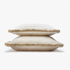 Coussin en lin rayé blanc beige avec franges beiges Happy