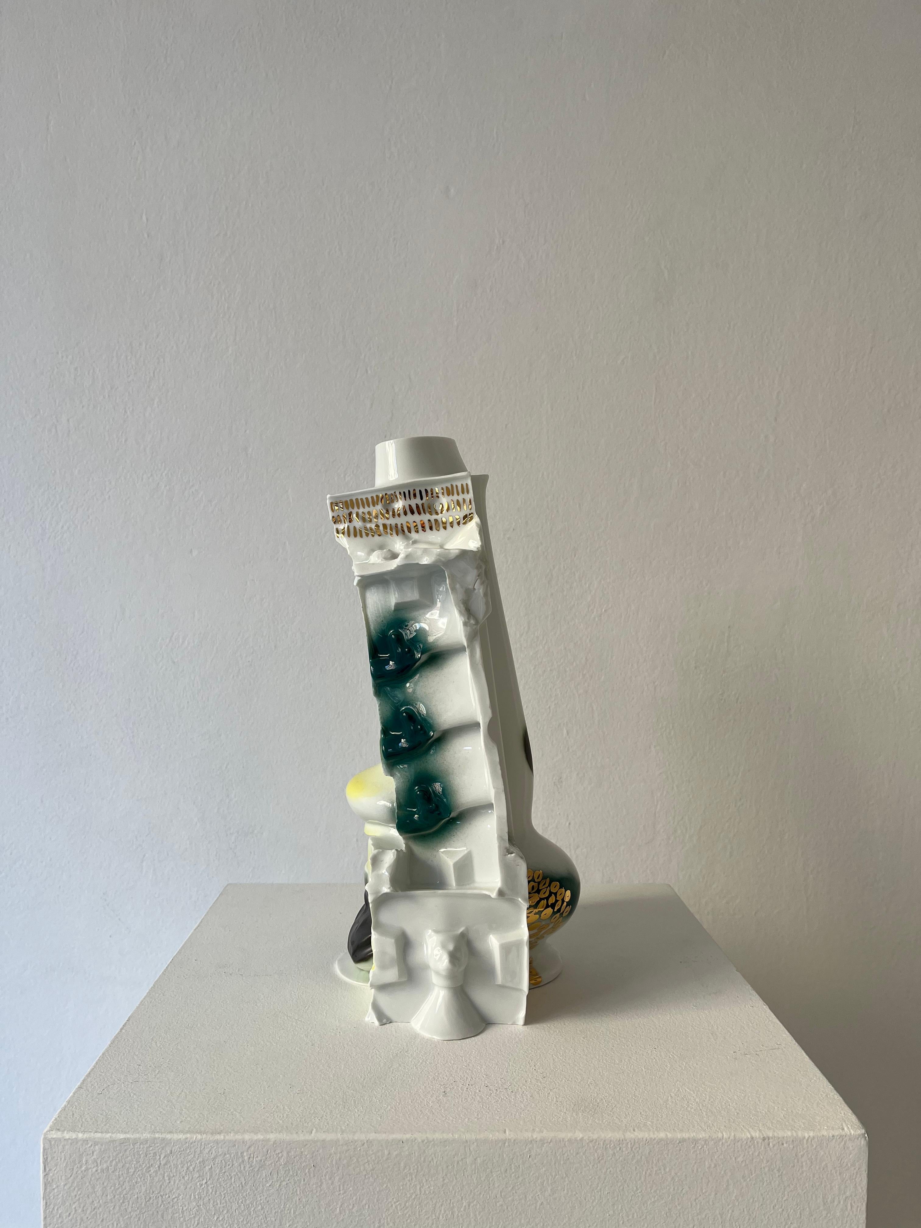 Émaillé Vase « Happy lovers » décoré en porcelaine émaillée, série de 2 en vente