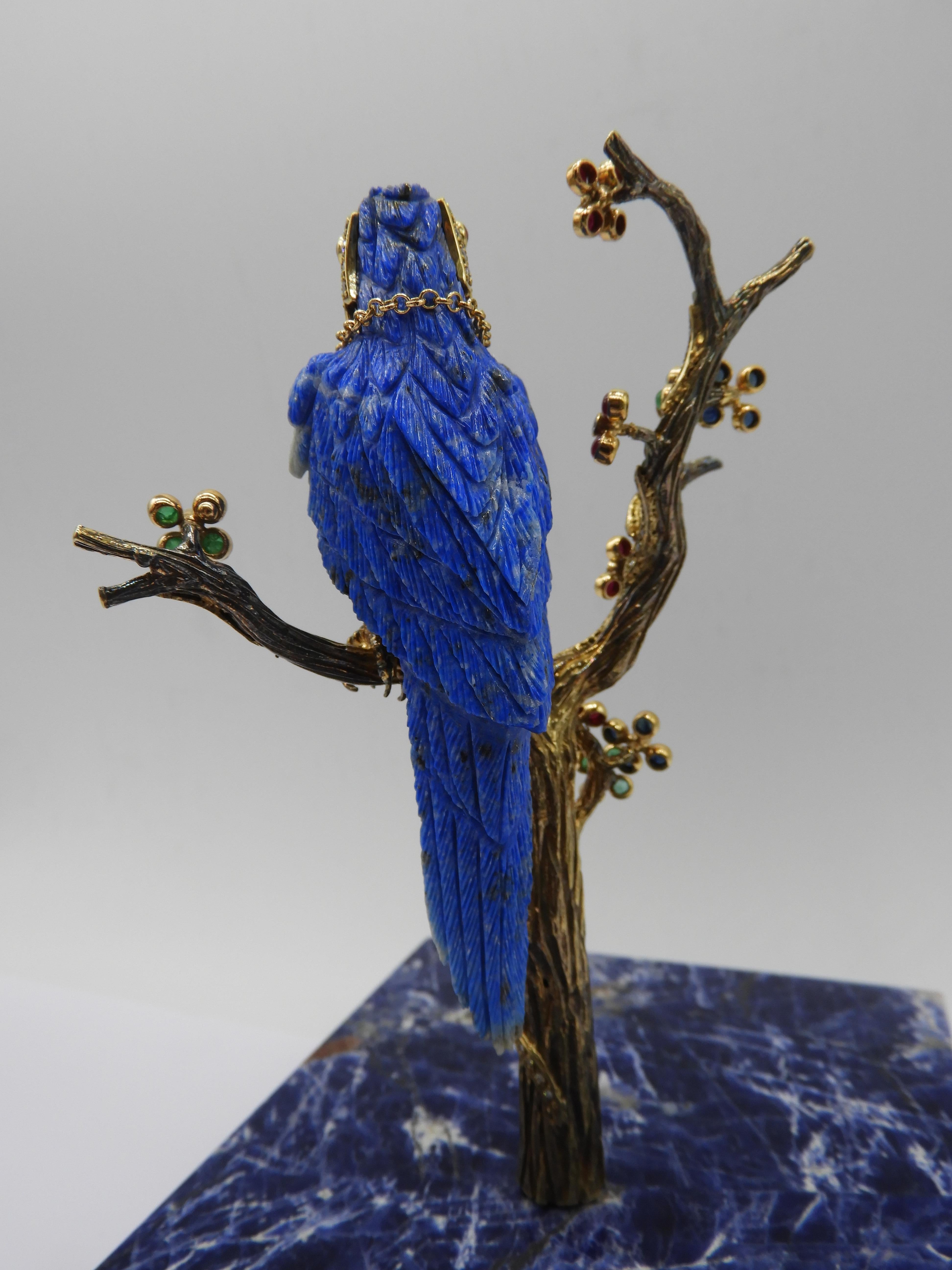 Artist Happy Macaw 18 Karat Gold, Diamonds and Lapis Lazuli Figurine Sculpture For Sale