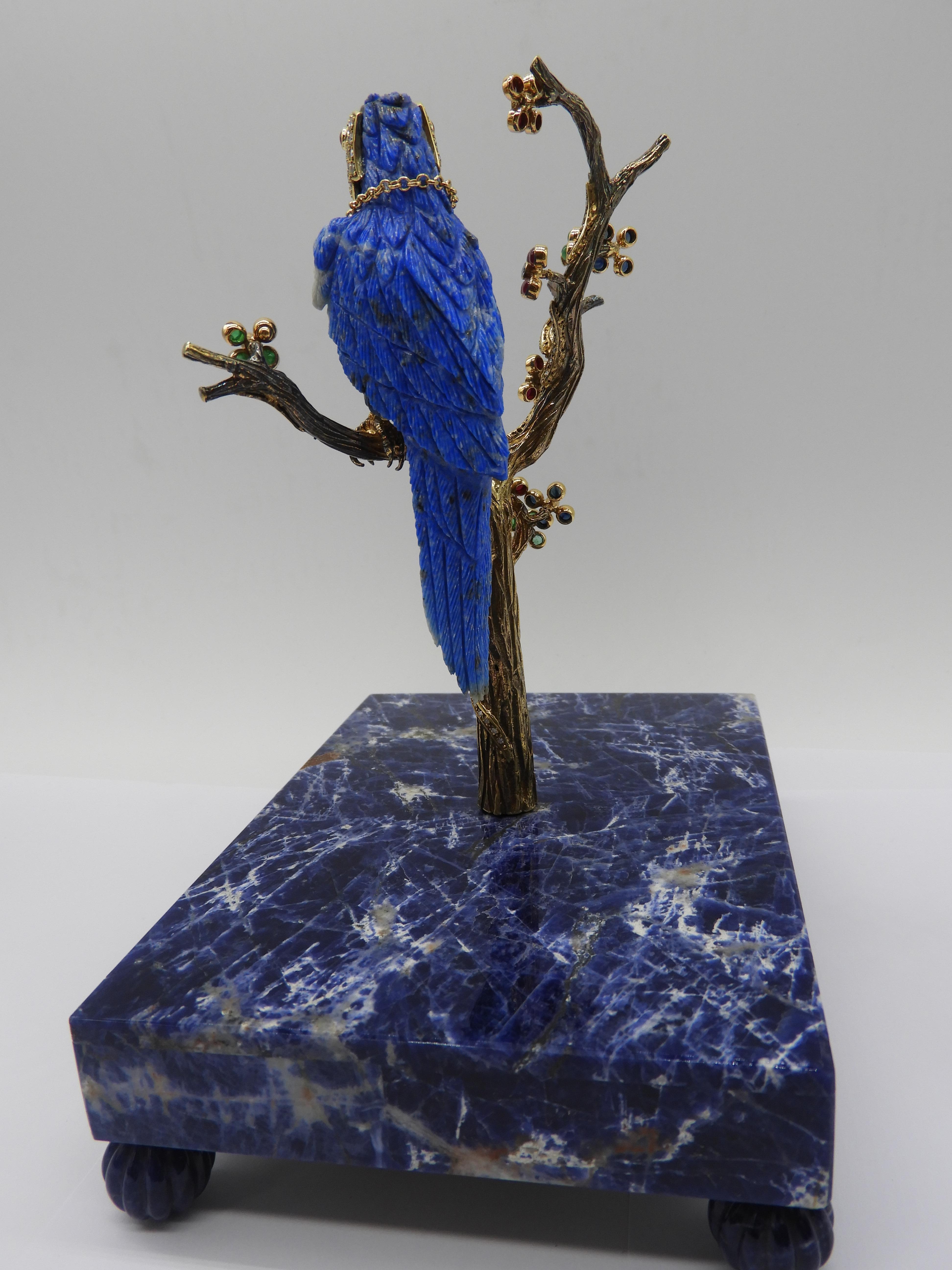 Pear Cut Happy Macaw 18 Karat Gold, Diamonds and Lapis Lazuli Figurine Sculpture For Sale