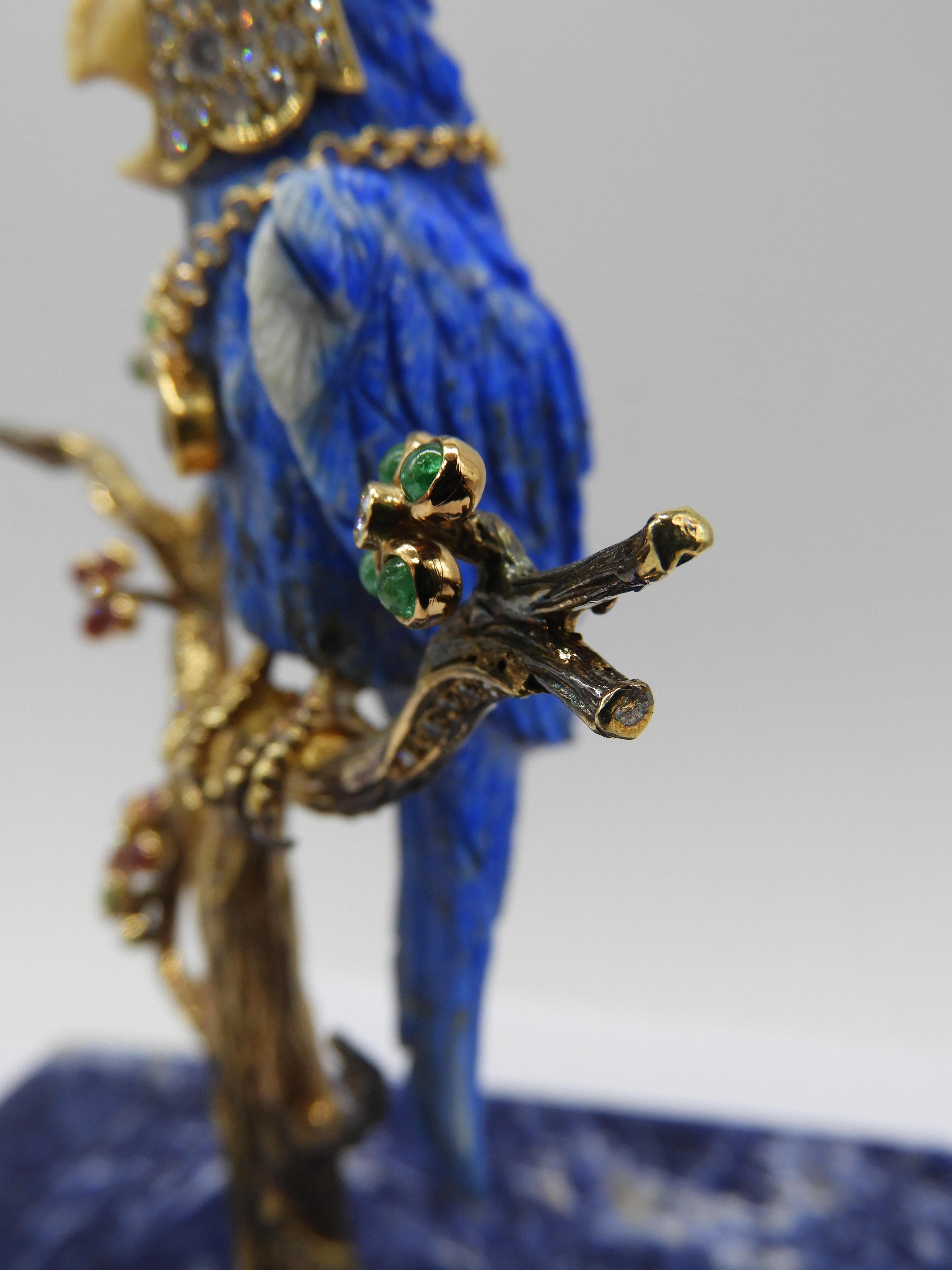 Happy Macaw 18 Karat Gold, Diamonds and Lapis Lazuli Figurine Sculpture In Excellent Condition For Sale In Bilbao, ES