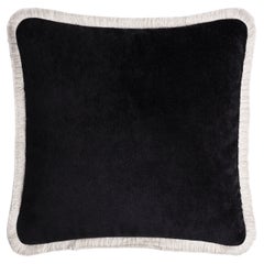 Coussin Happy en velours noir avec franges blanches