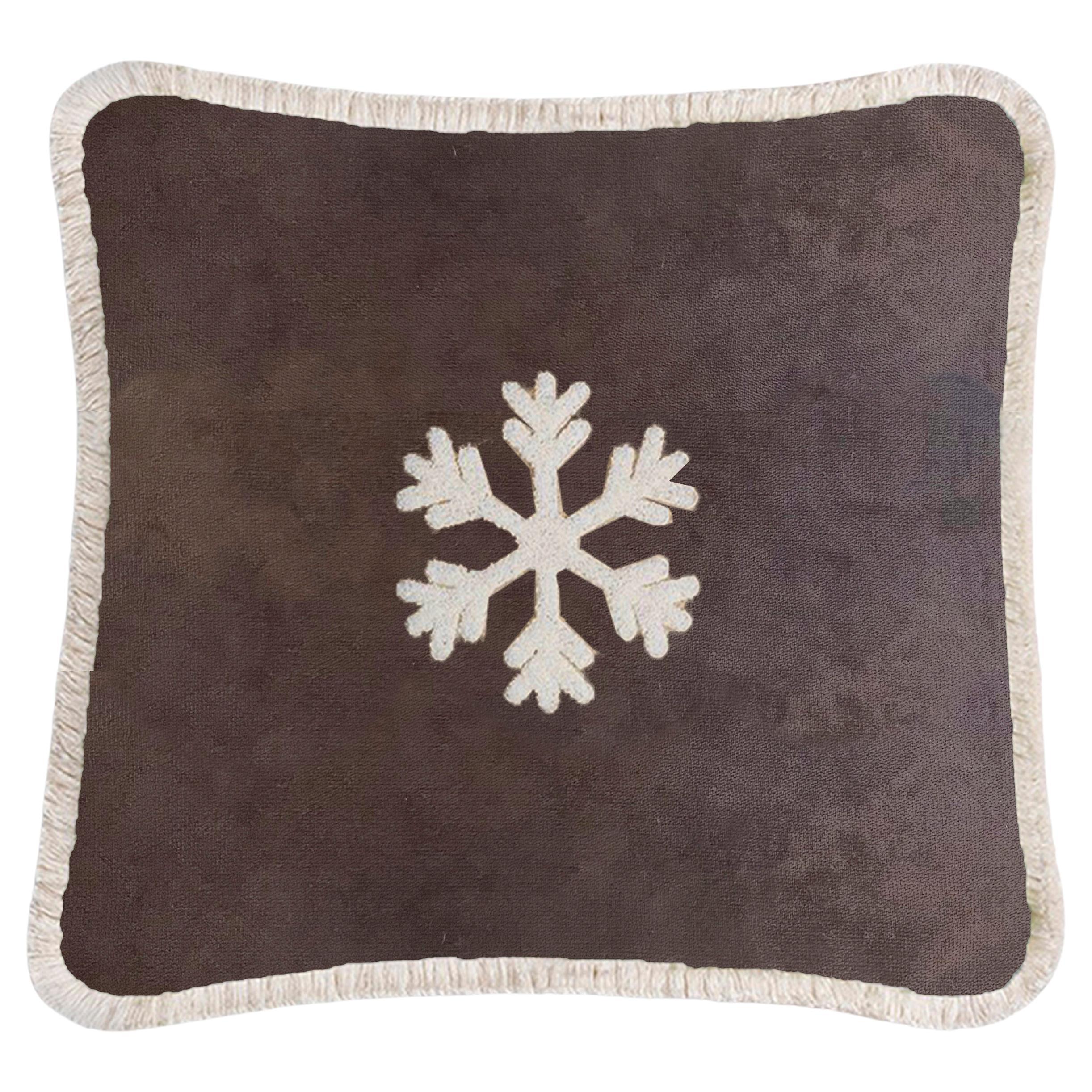 Happy Pillow Snowflake Velvet Brown mit beigefarbenen Fransen im Angebot