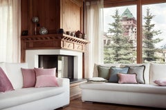 Happy Pillow Velvet Pink mit mehrfarbigen rosa Fransen