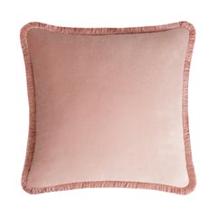 Happy Kissen aus weißem Samt mit hellrosa Fransen