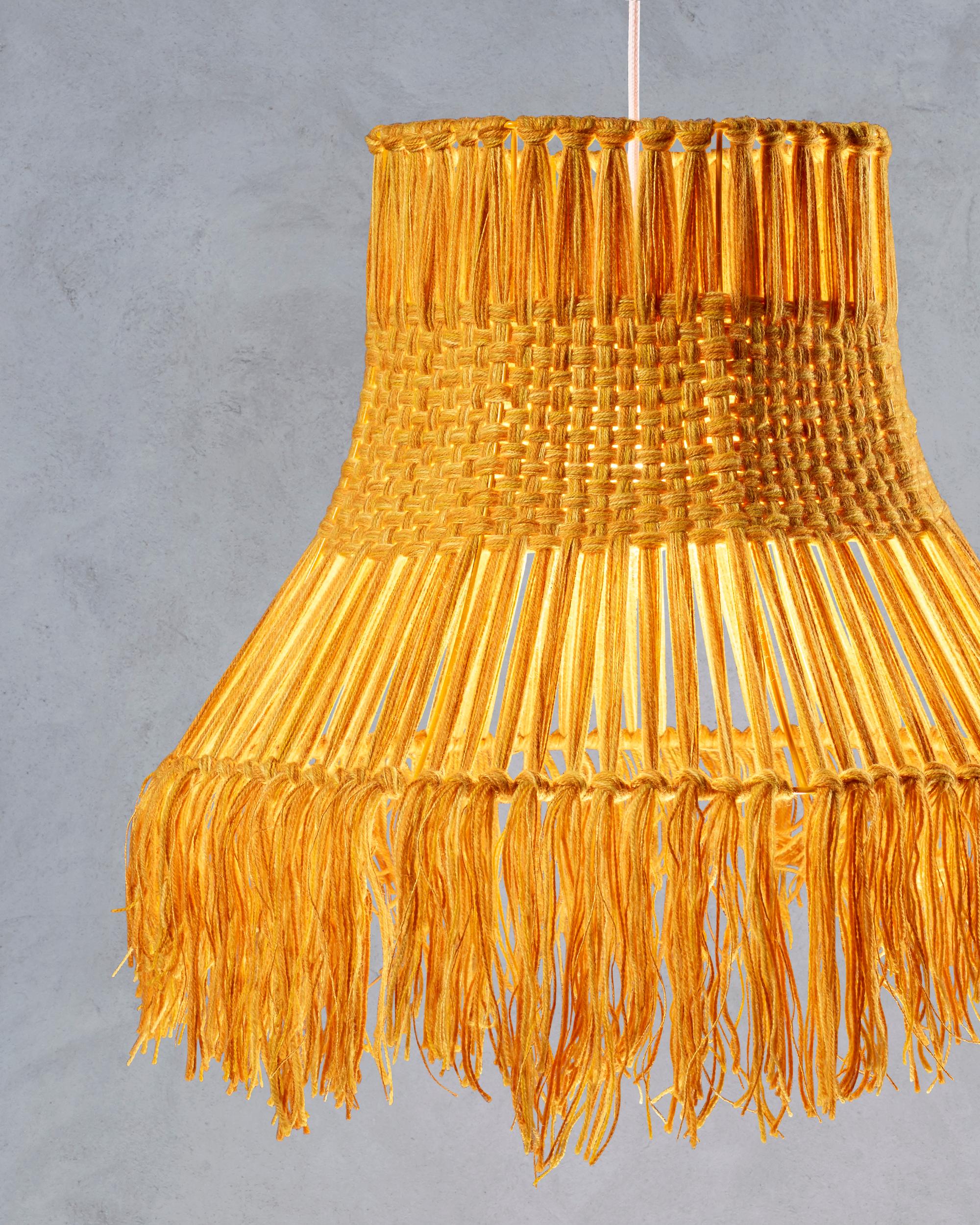 Postmoderno Lampada a sospensione Happy Waste Yellow di SKRYTA in vendita