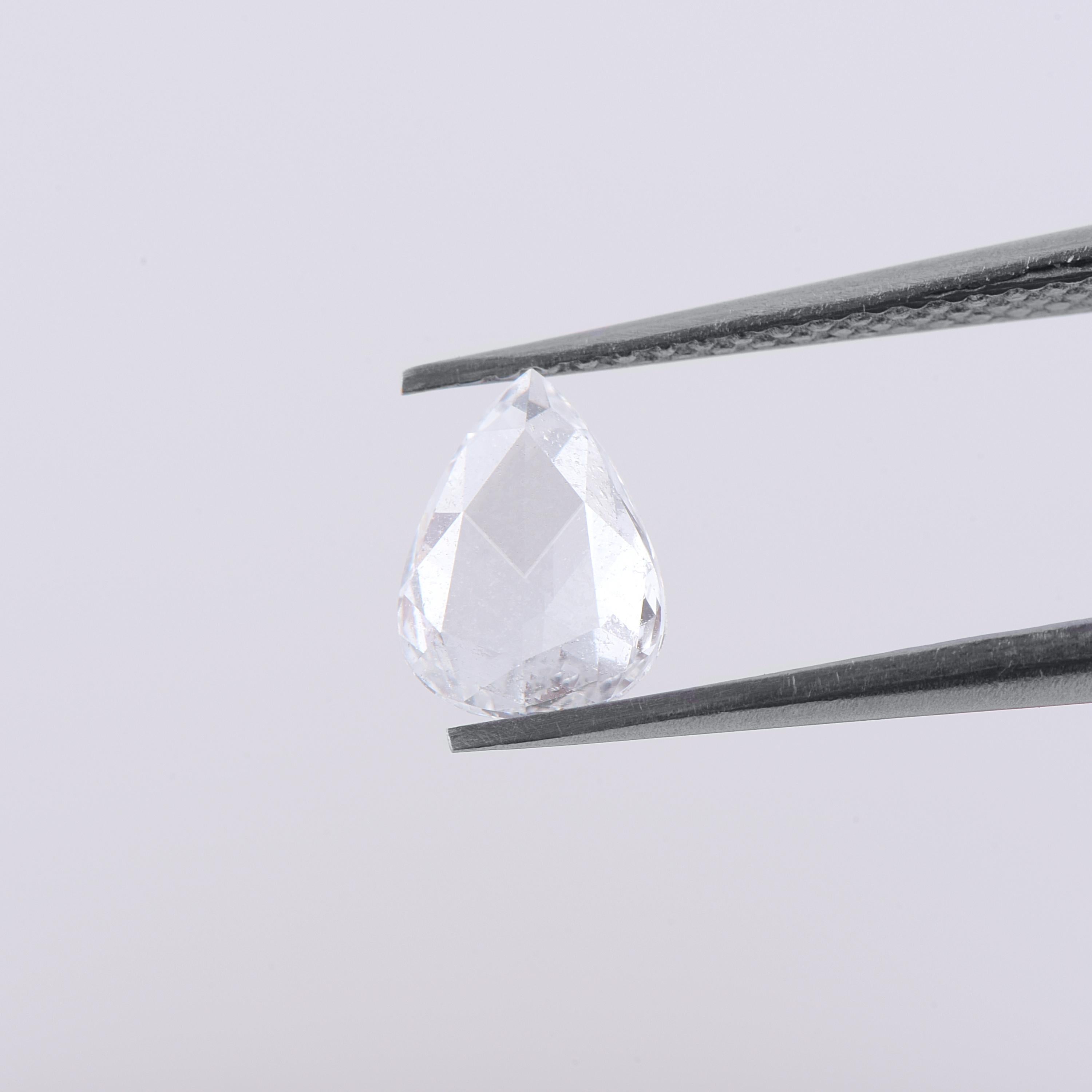 0,63 Karat, Farbe F, Reinheit VS, Diamant im Rosenschliff mit Birne. Der Diamant weist Transparenz und Symmetrie auf. Mit den Maßen 7,2 x 5,5 kann dieser lose Diamant in einen Verlobungsring oder ein anderes Design Ihrer Wahl eingesetzt werden.