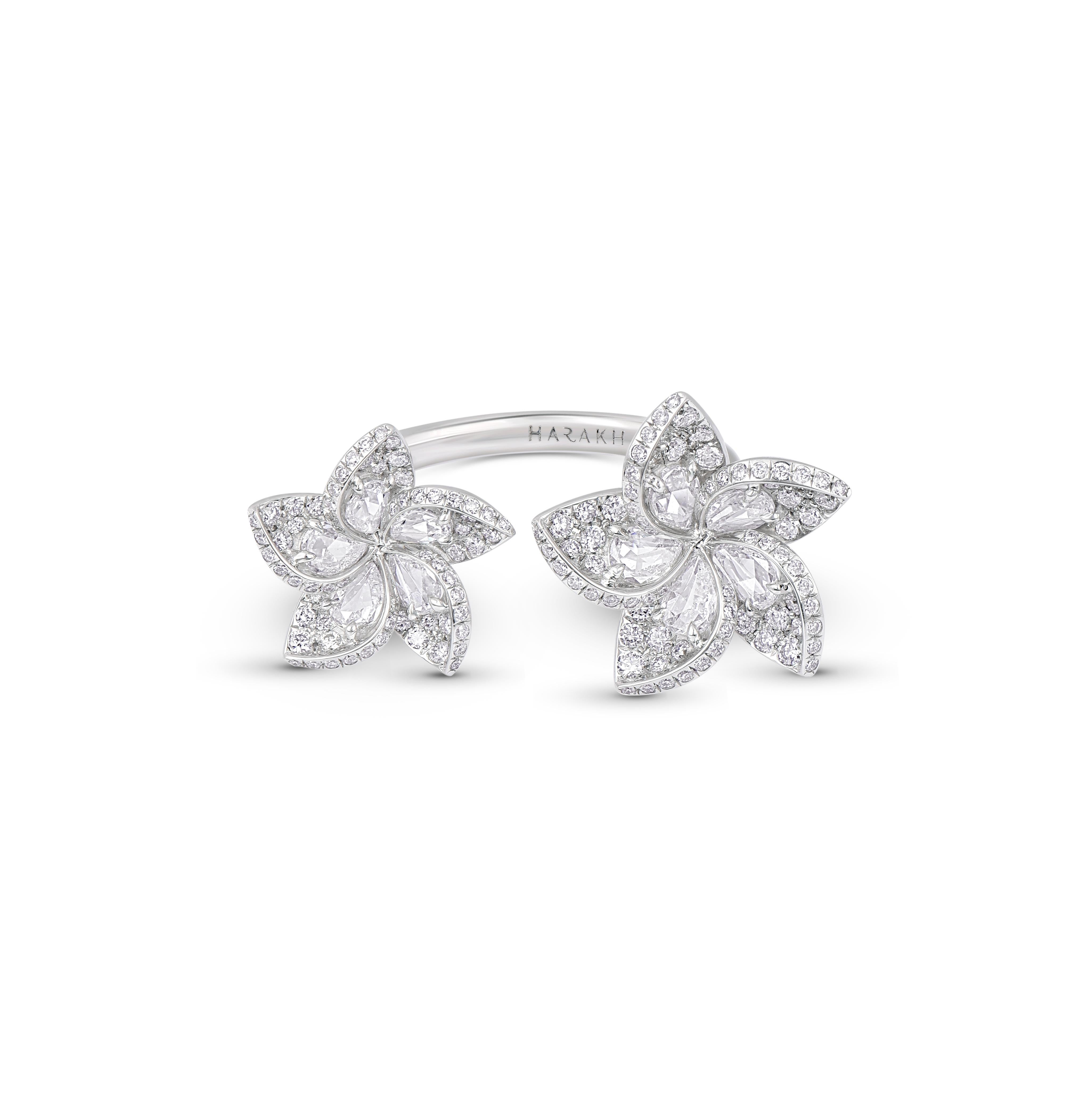 Inspiriert von der duftenden Frangipani-Blüte, die Unsterblichkeit symbolisiert, wird das Aussehen dieses Rings mit zwei Blüten durch die perfekte Balance und Kombination von Diamanten im Rosen- und Brillantschliff unterstrichen. 

Ein brillanter