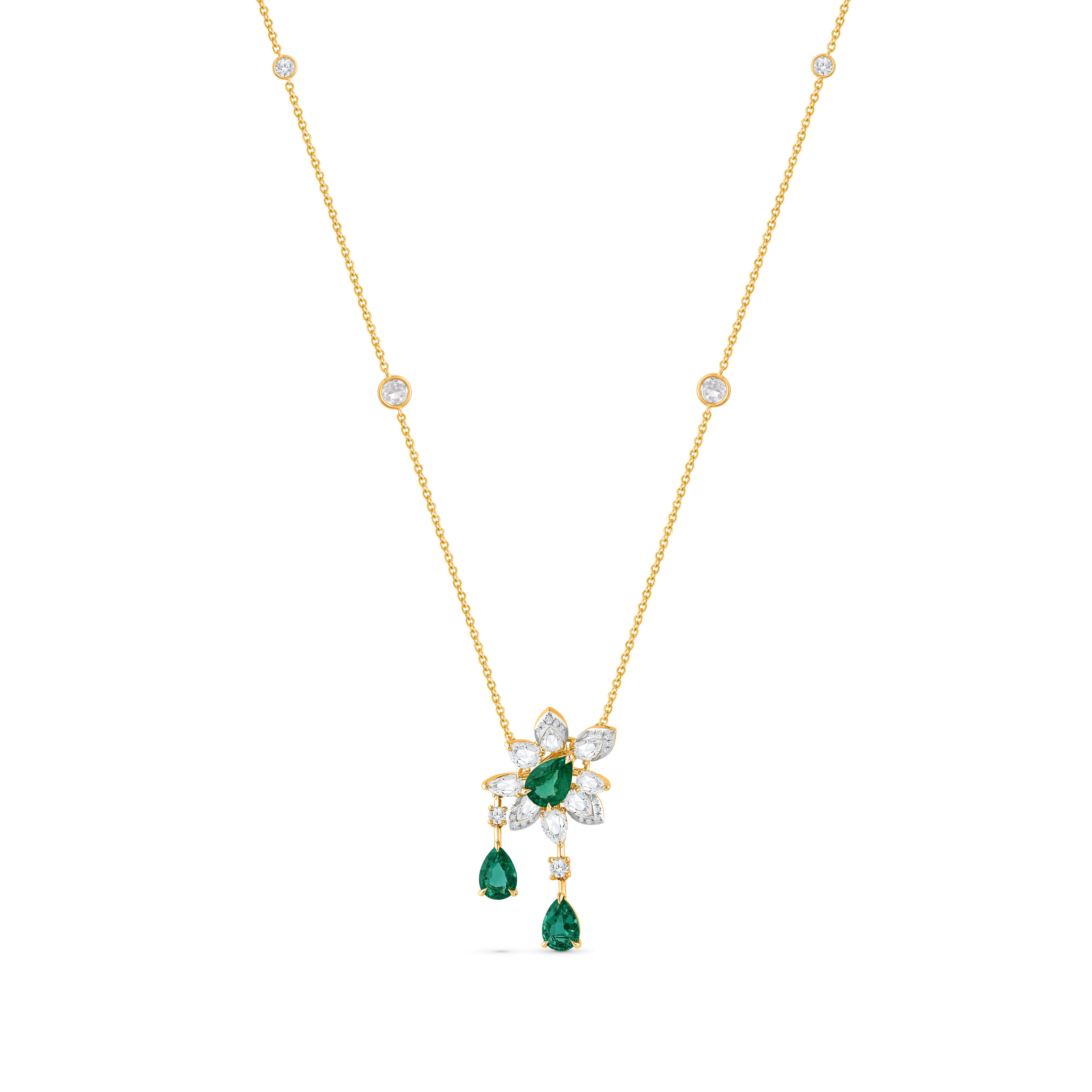 Contemporaneo Ciondolo a cascata con diamante smeraldo incolore Nature 1 1/4 CT di Harakh in vendita