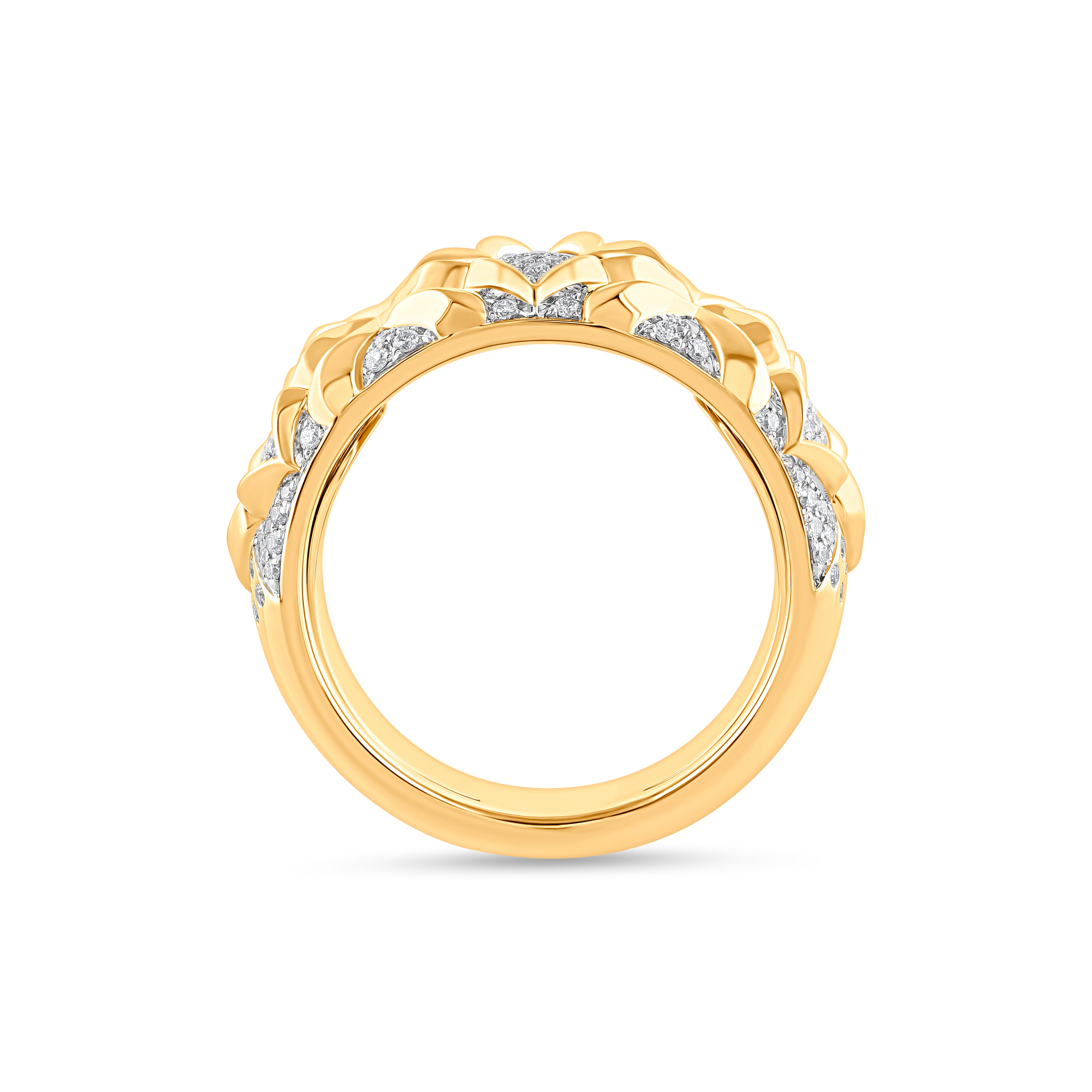 Inspirée des symboles sacrés qui invoquent la divinité, la bague Mandala est élégamment ornée de diamants brillants et de diamants taillés en rose. Élégante et polyvalente, cette bague exquise est conçue pour être portée tous les jours. Elle peut