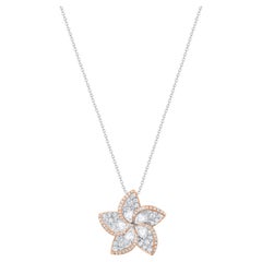 Harakh 1 CT Diamante incolore Collana con ciondolo floreale Frangipani in oro 18KT
