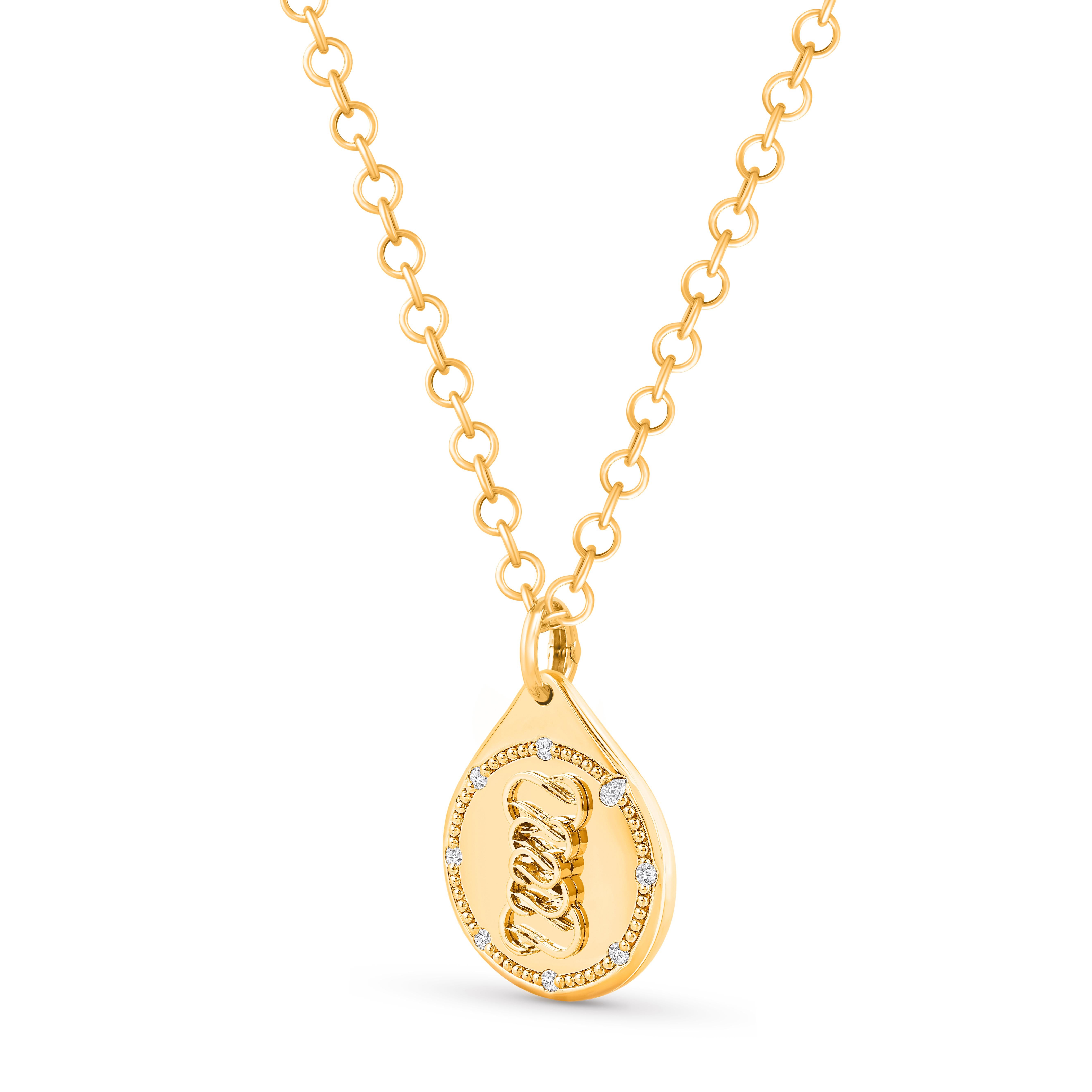 La collana con ciondolo con simbolo Endless Knot della collezione Drops of JOY rappresenta l'equilibrio.

La collezione Drops of JOY si ispira a simboli di buon auspicio e a icone spiritualmente significative che, secondo molte culture, invitano a