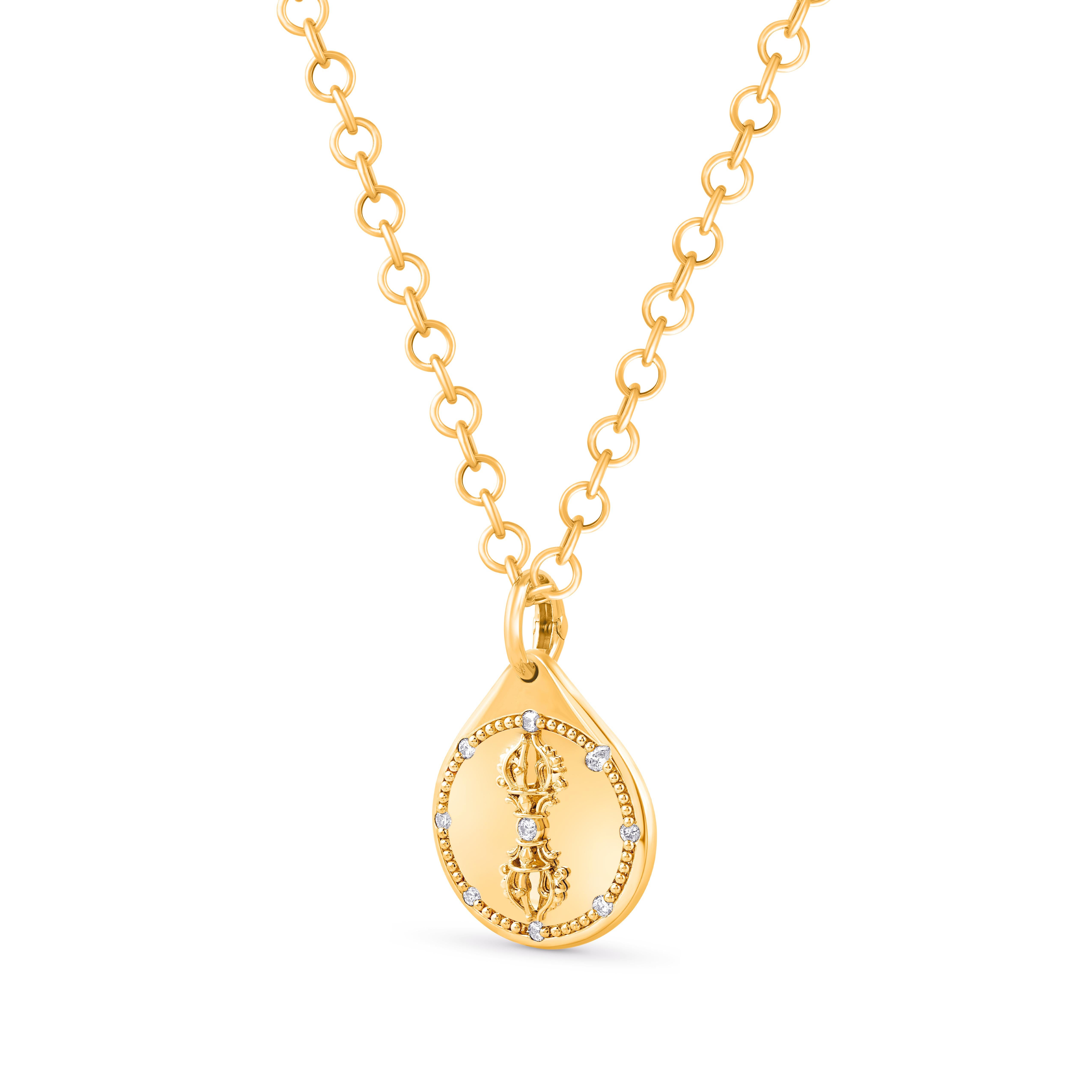La collana con ciondolo con simbolo Vajra della collezione Drops of JOY rappresenta la fiducia.

La collezione Drops of JOY si ispira a simboli di buon auspicio e a icone spiritualmente significative che, secondo molte culture, invitano a energie