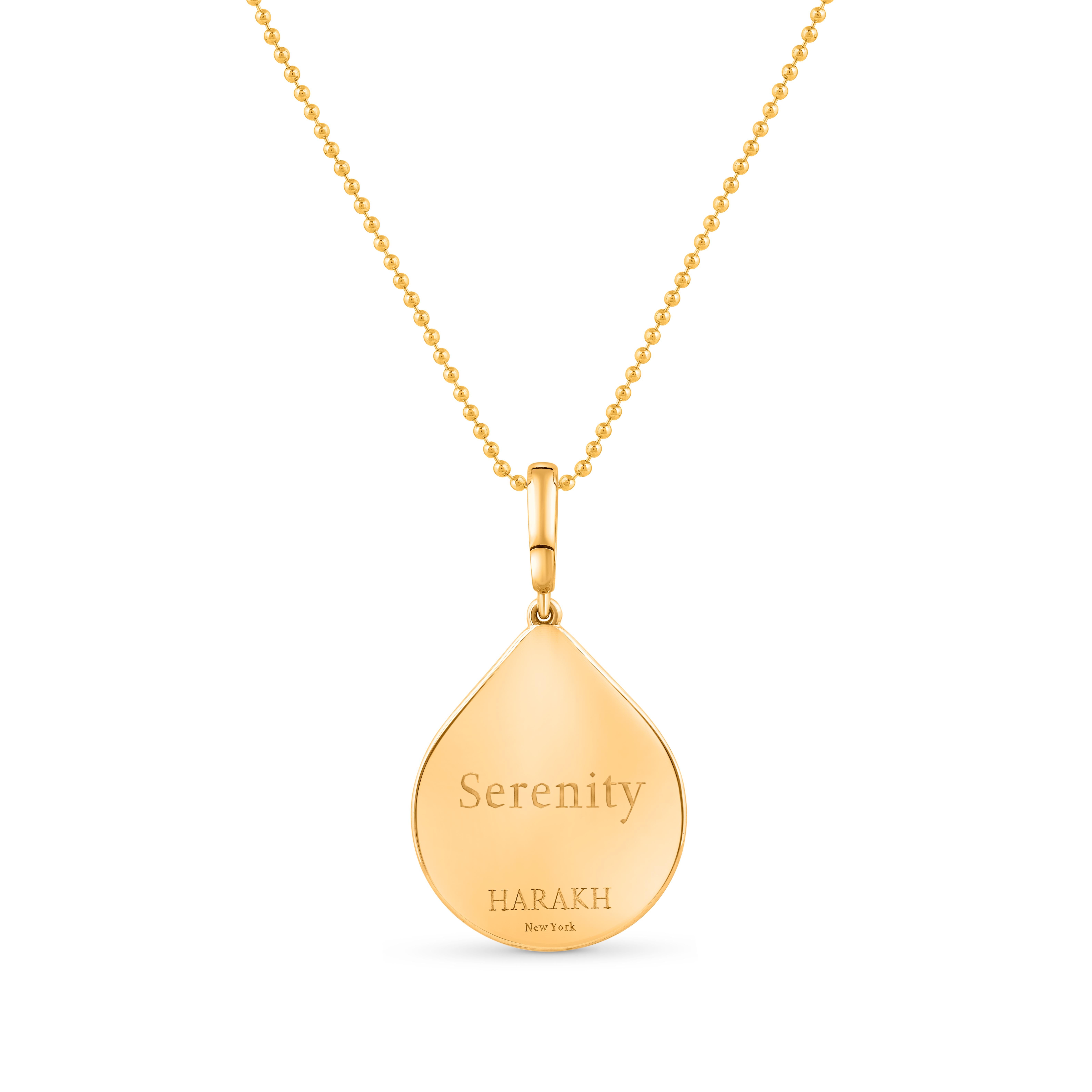 Dalla collezione Drops of JOY, la Ruota, uno degli otto segni fortunati, offre SERENITÀ nel momento presente. Questa elegante collana con ciondolo è tempestata di diamanti naturali dal taglio brillante.

Abbina questo tipo di collana a un abito