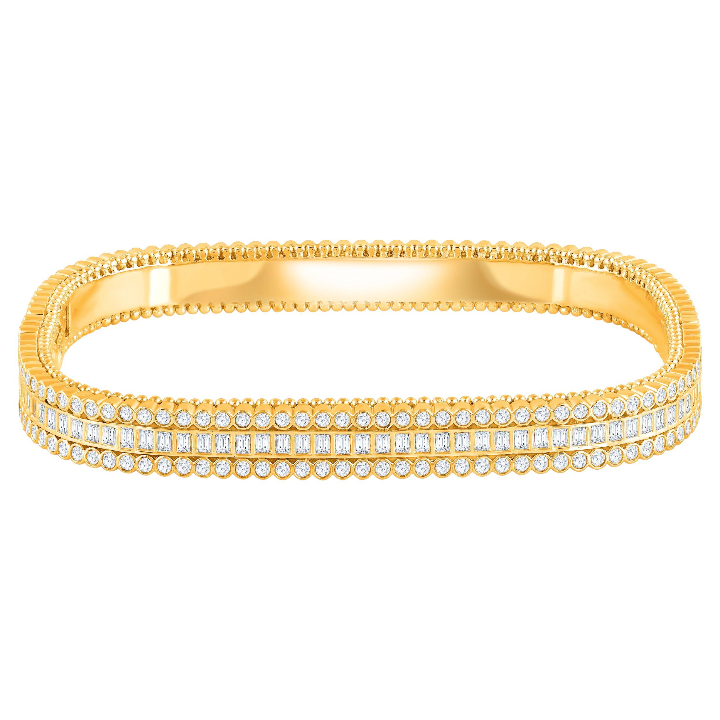 HARAKH Brazalete de Oro de 18 KT de 4 1/2 CT de Diamante Incoloro Natural a la Luz del Sol