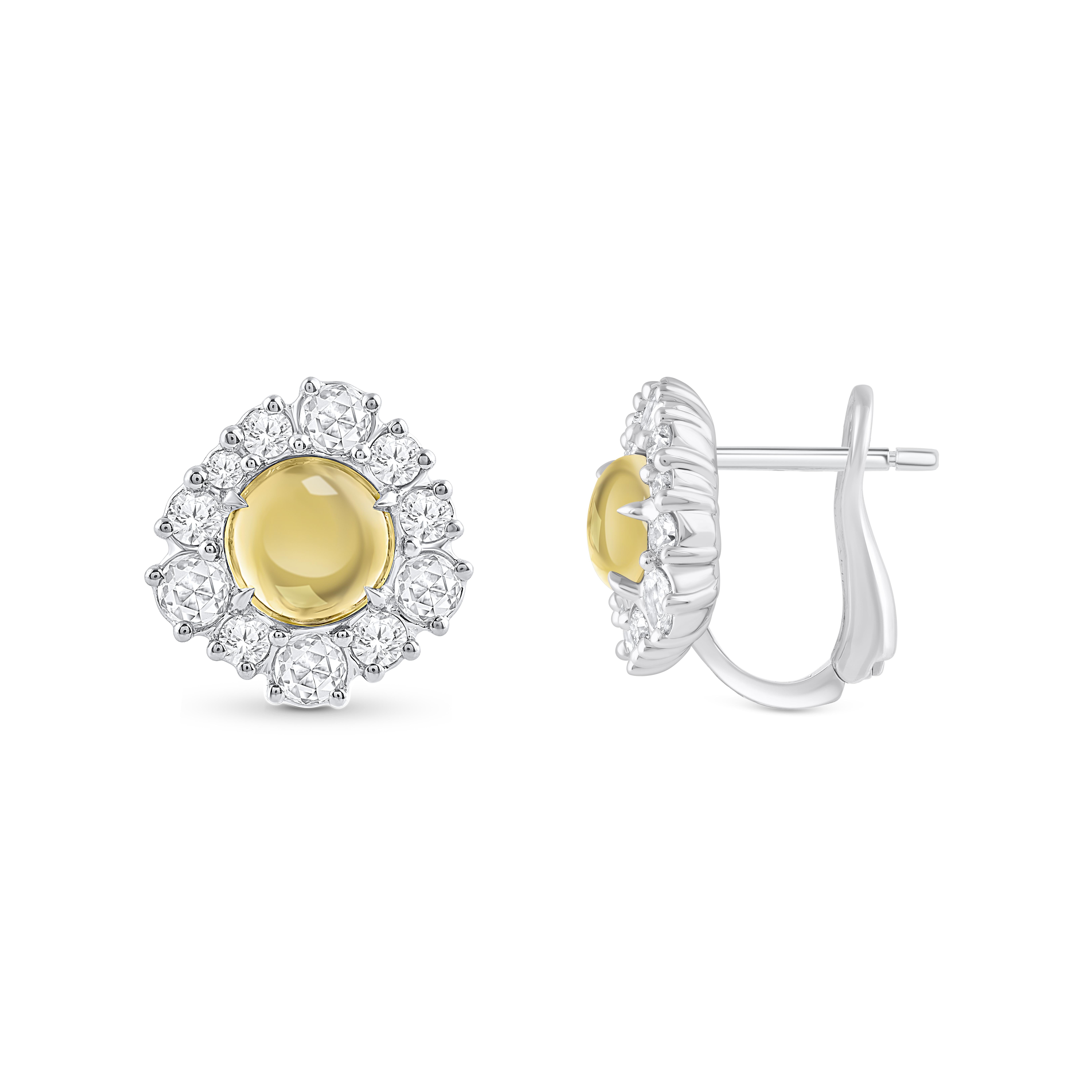 Inspirados en la ALEGRÍA de experimentar una cascada, estos exquisitos y elegantes pendientes de la Colección Cascade están salpicados de turmalina verde pardusca natural y diamantes talla brillante y talla rosa, que gotean