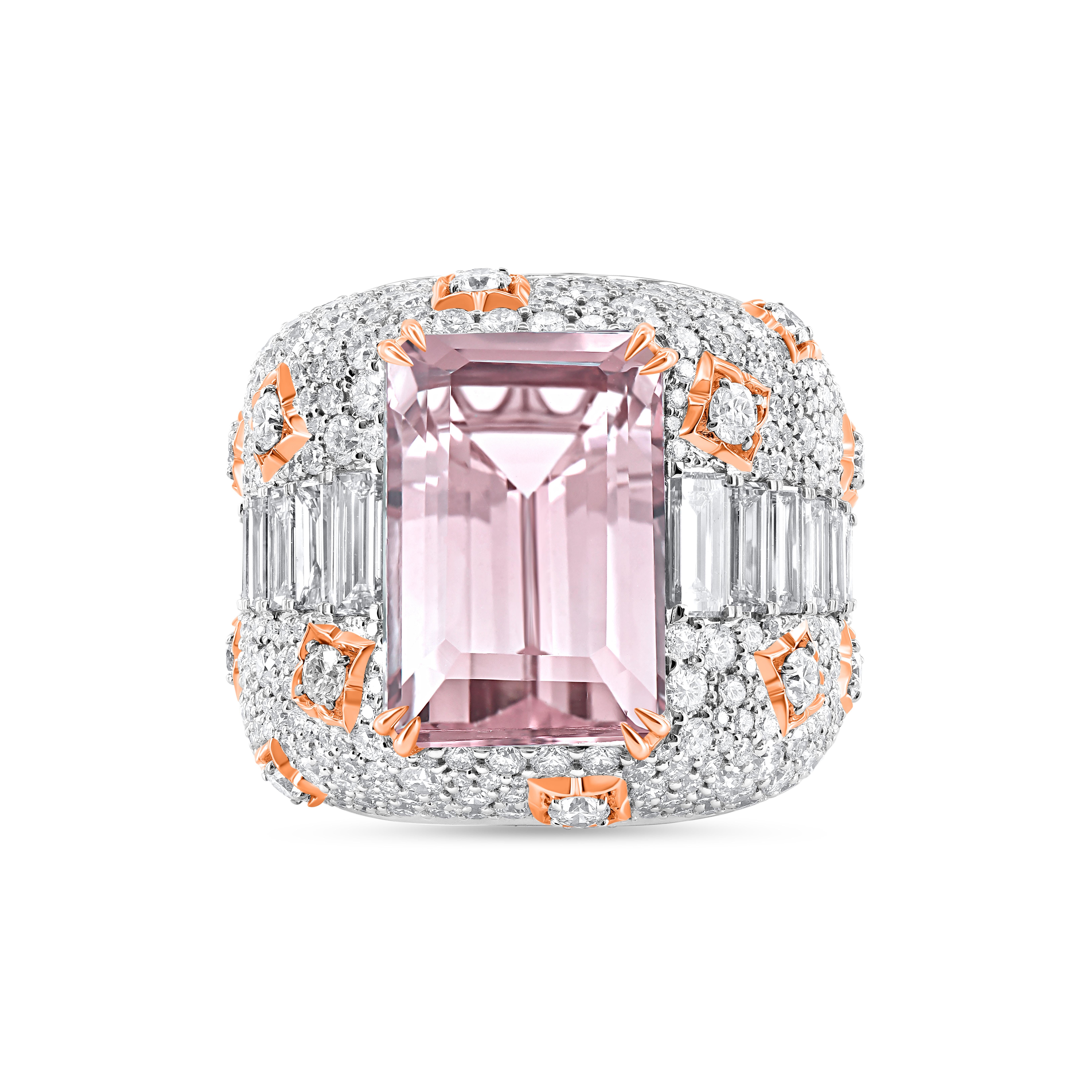 Ispirato ai simboli sacri che invocano la grazia divina, questo anello meticolosamente lavorato della Collection'S Mandala è un'interpretazione moderna di eleganza e spiritualità. Brilla con 424 diamanti rotondi a taglio brillante e 22 diamanti a