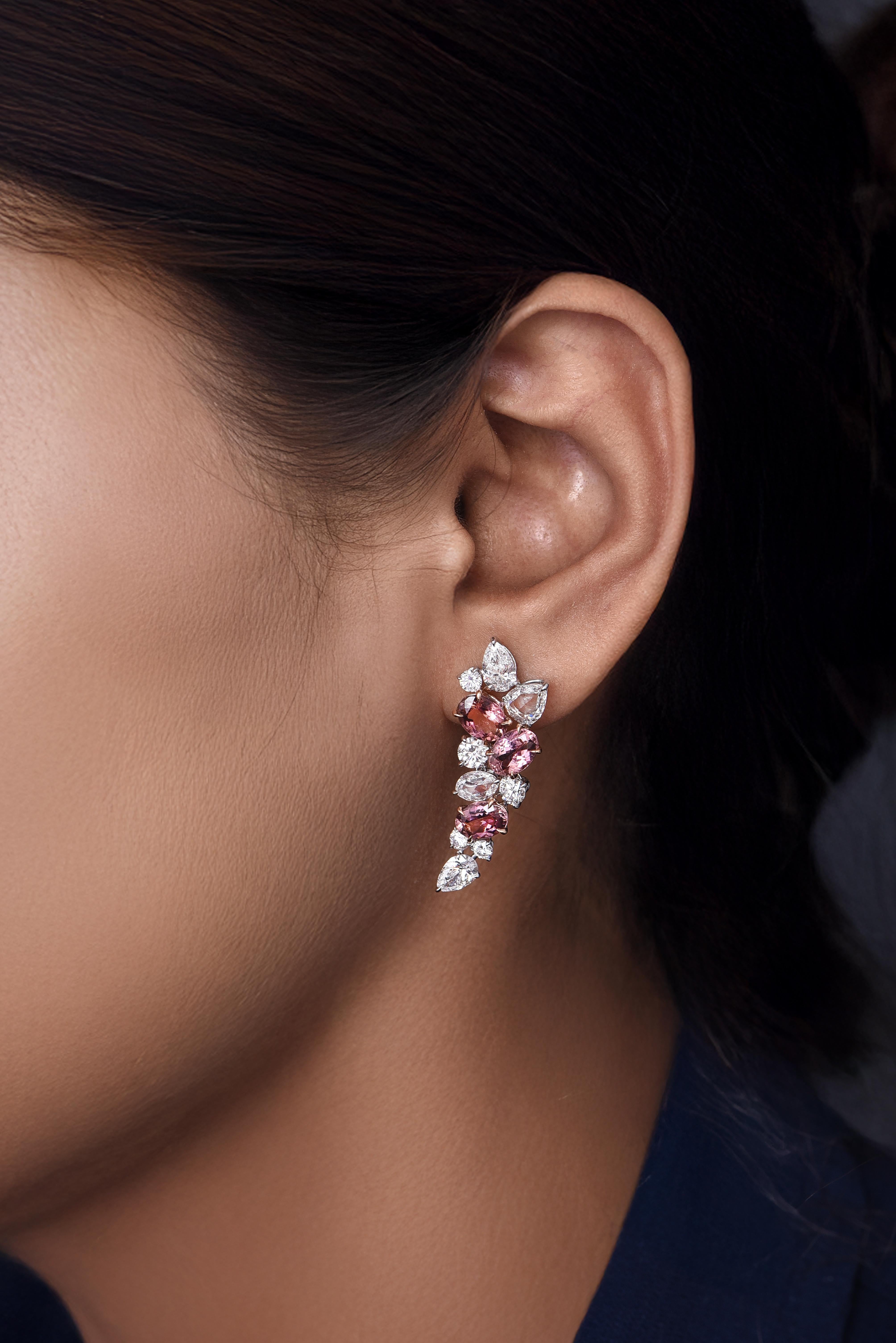 HARAKH Pendiente Cascada Oro 18KT Diamante Incoloro y Turmalina Rosada Contemporáneo en venta