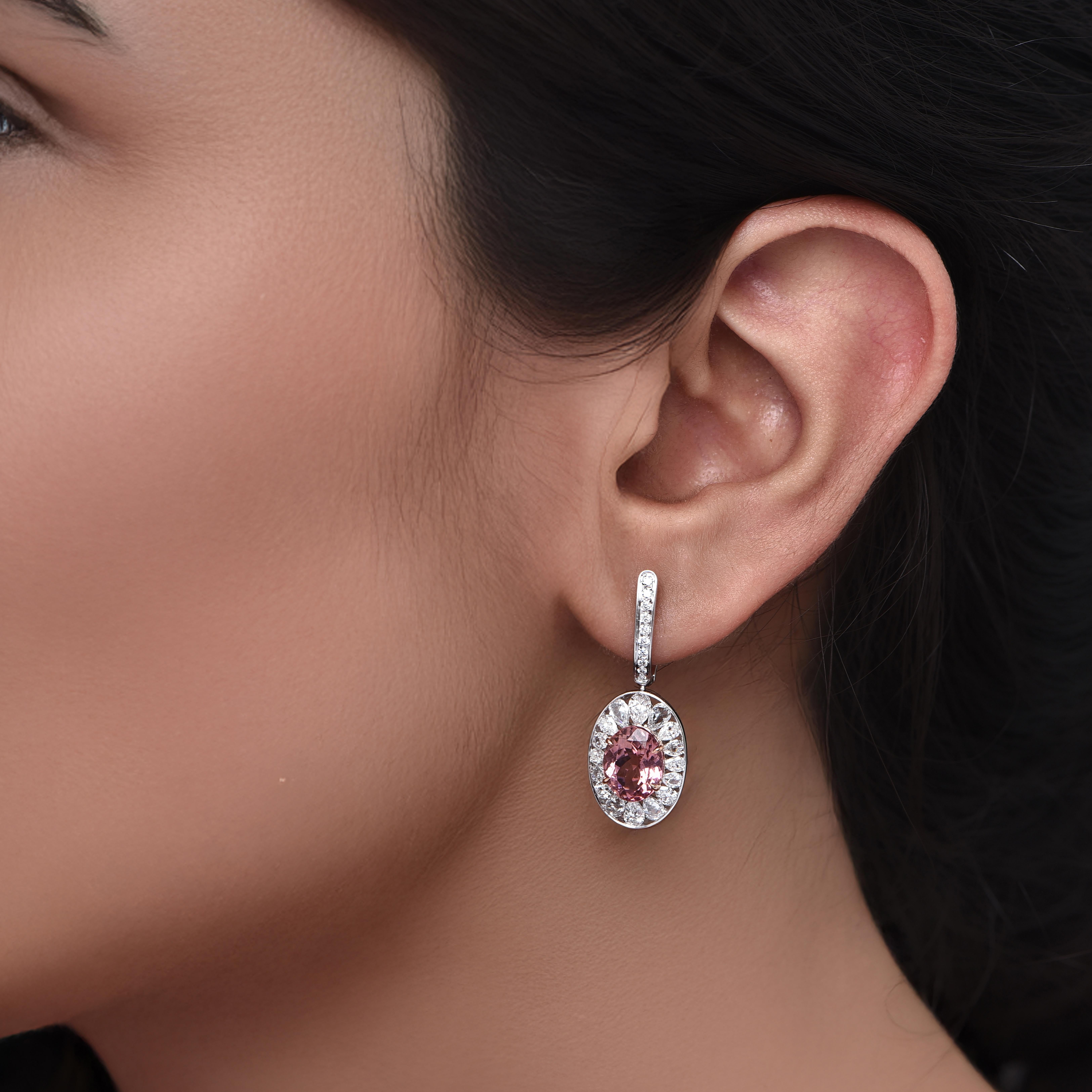 HARAKH Pendiente Cascada Oro 18KT Diamante Incoloro y Turmalina Rosa Violeta Contemporáneo en venta