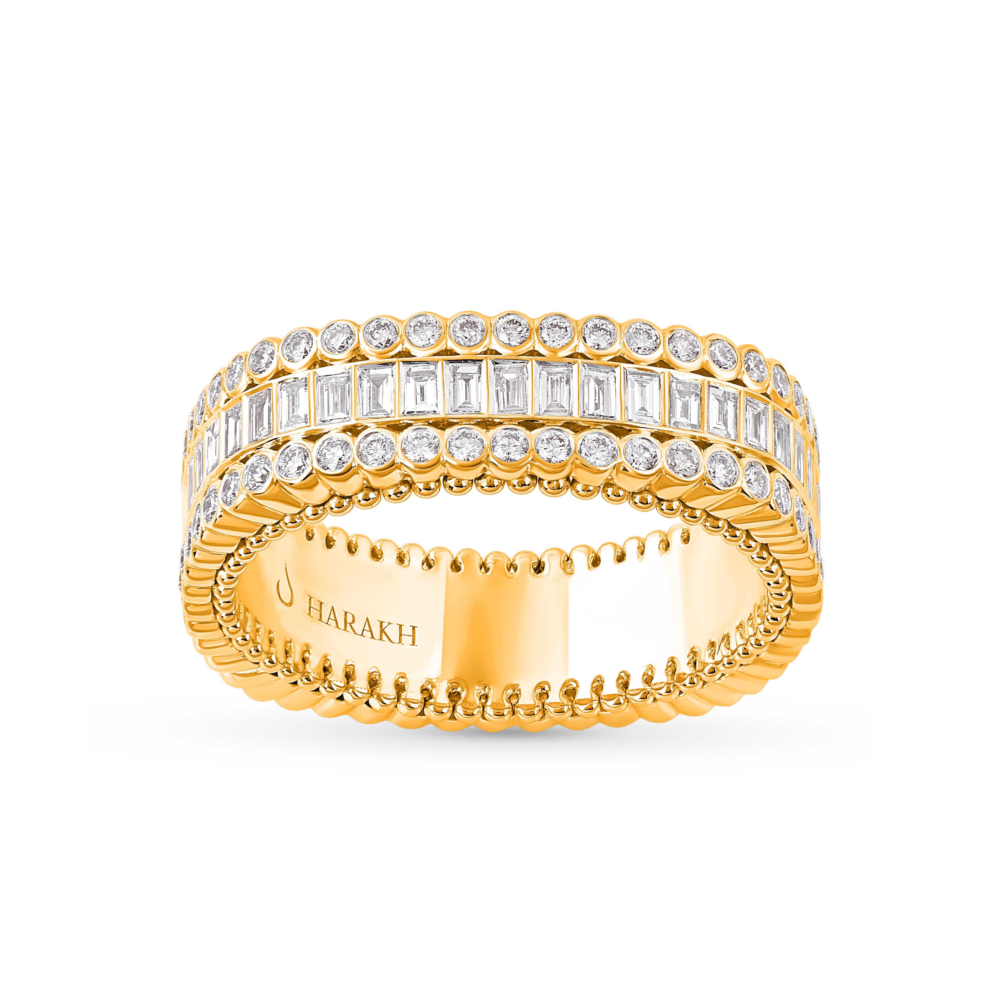Inspirado en el viaje de los rayos del sol a través del espacio y el tiempo para iluminar nuestro mundo, este hermoso anillo está salpicado de diamantes talla brillante. Una forma artesanal de bordado conocida como pota se recrea especialmente para