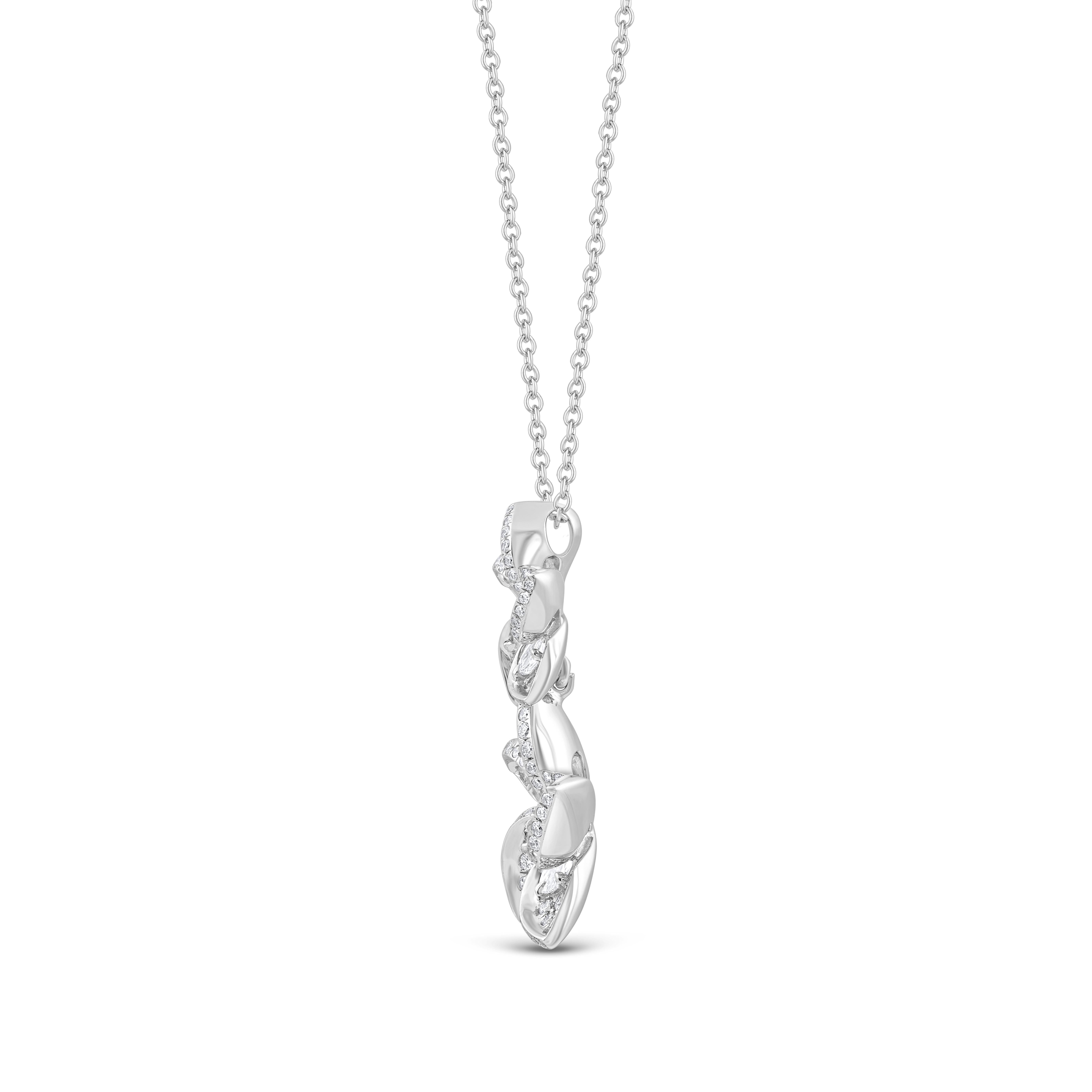 Inspiriert von der duftenden Frangipani-Blüte, die Unsterblichkeit symbolisiert, ist dieser elegant gestaltete Anhänger mit einer Mischung aus Diamanten im Brillant- und Rosenschliff besetzt. Von der Natur inspirierter, wunderschöner, floraler