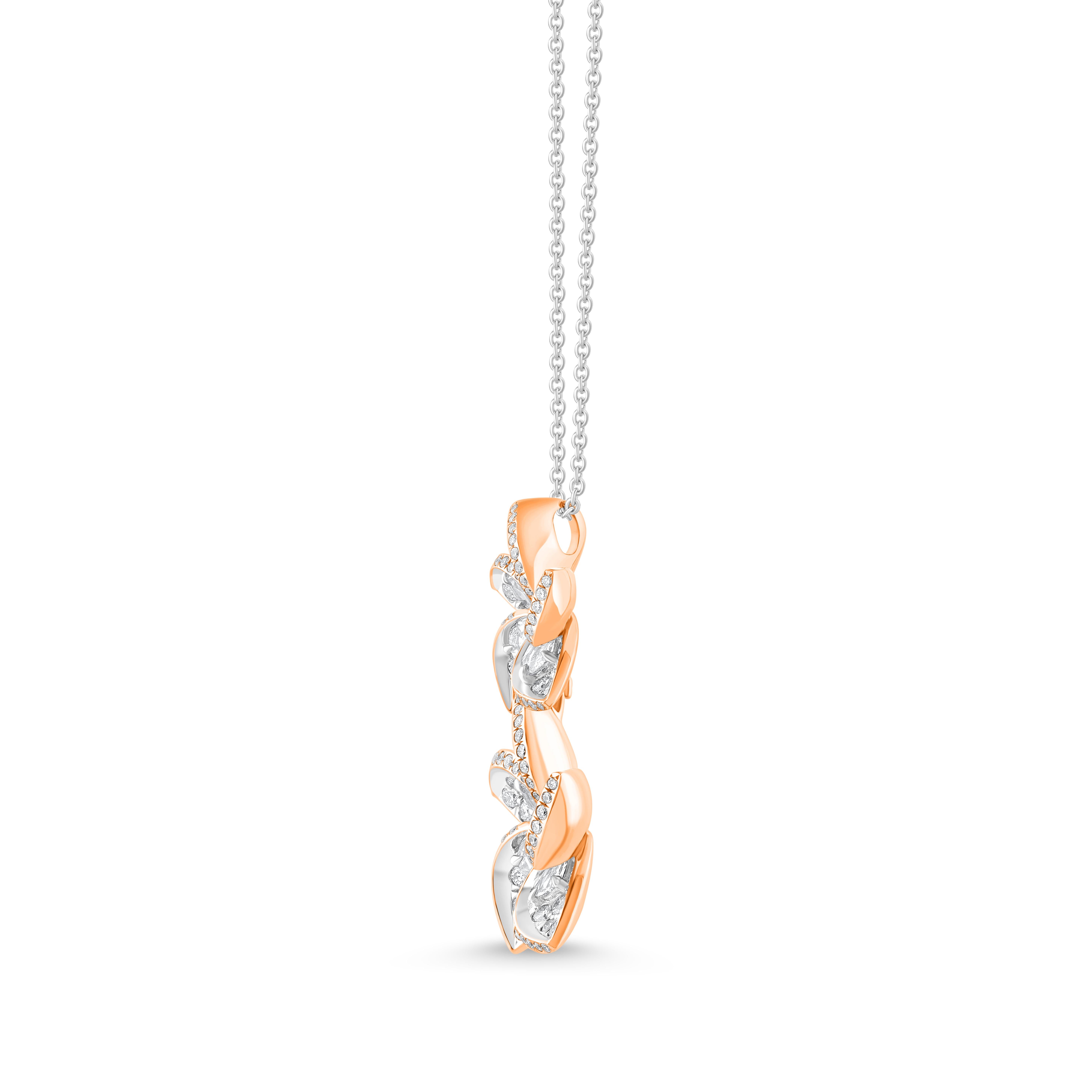 Inspiriert von der duftenden Frangipani-Blume, die Unsterblichkeit symbolisiert, besticht dieses wunderschöne Collier mit einem Mix aus Diamanten im Brillant- und Rosenschliff.

Diamantenschmuck ist so vielseitig, dass er sowohl für den Alltag als
