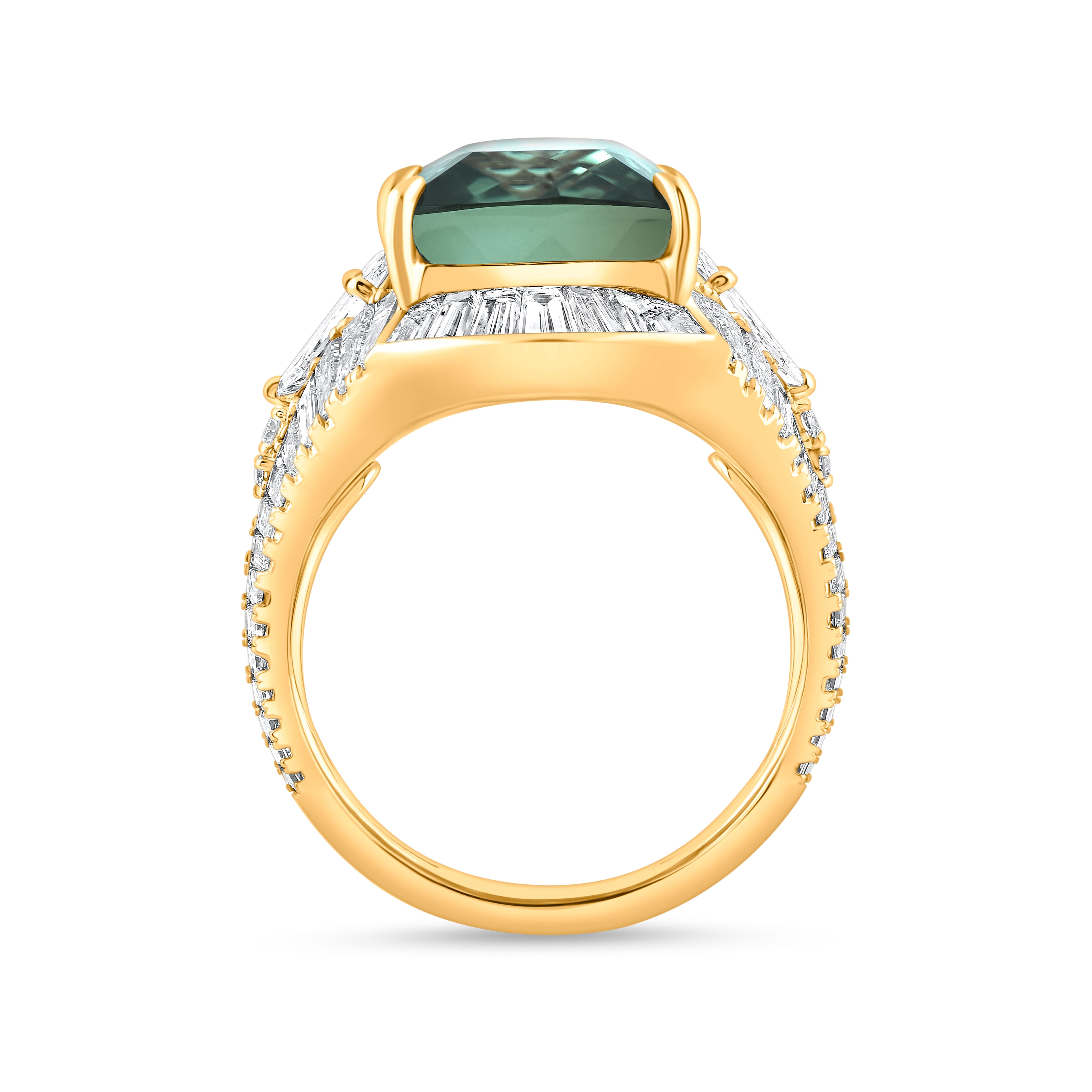 Moderno Harakh, anello con diamante e tormalina verde da 3 7/8 carati con luce solare e bagliore botanico in vendita