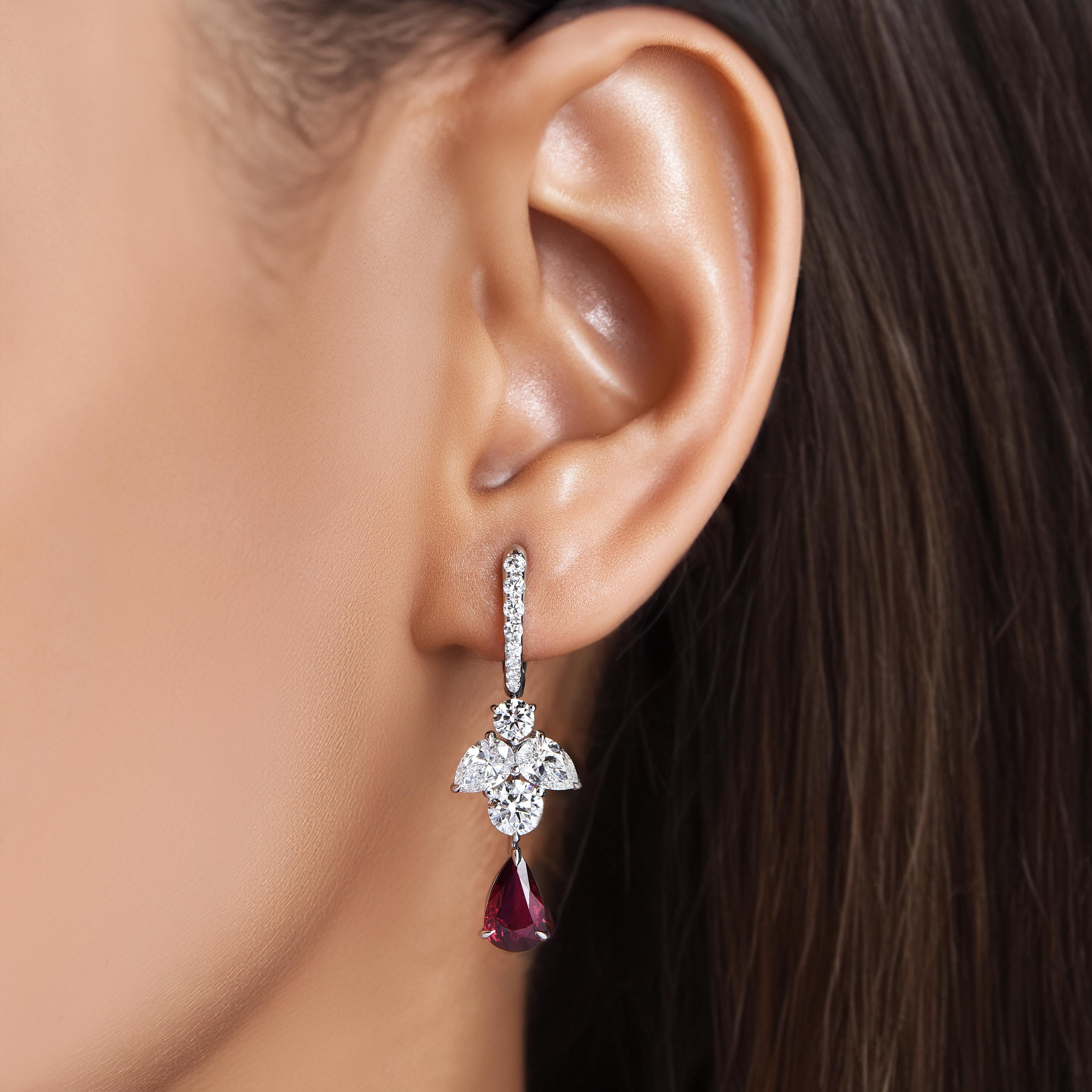 HARAKH Pendientes de diamantes incoloros y rubíes naturales talla brillante de 3 TC en Nuevo estado para la venta en New York, NY