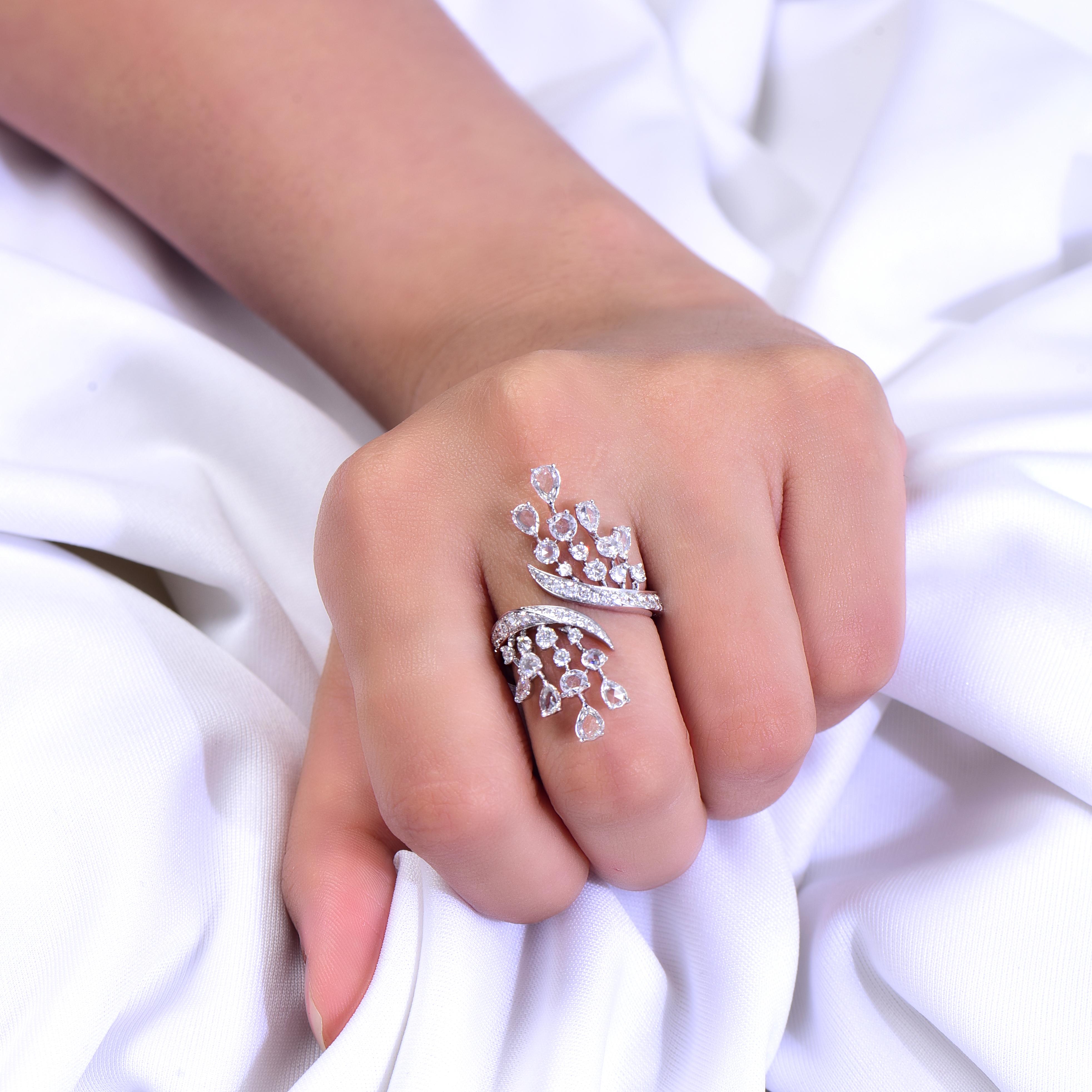 Harakh 3 Karat farbloser Diamant Cascade Cocktail Ring in 18kt Weißgold (Brillantschliff) im Angebot