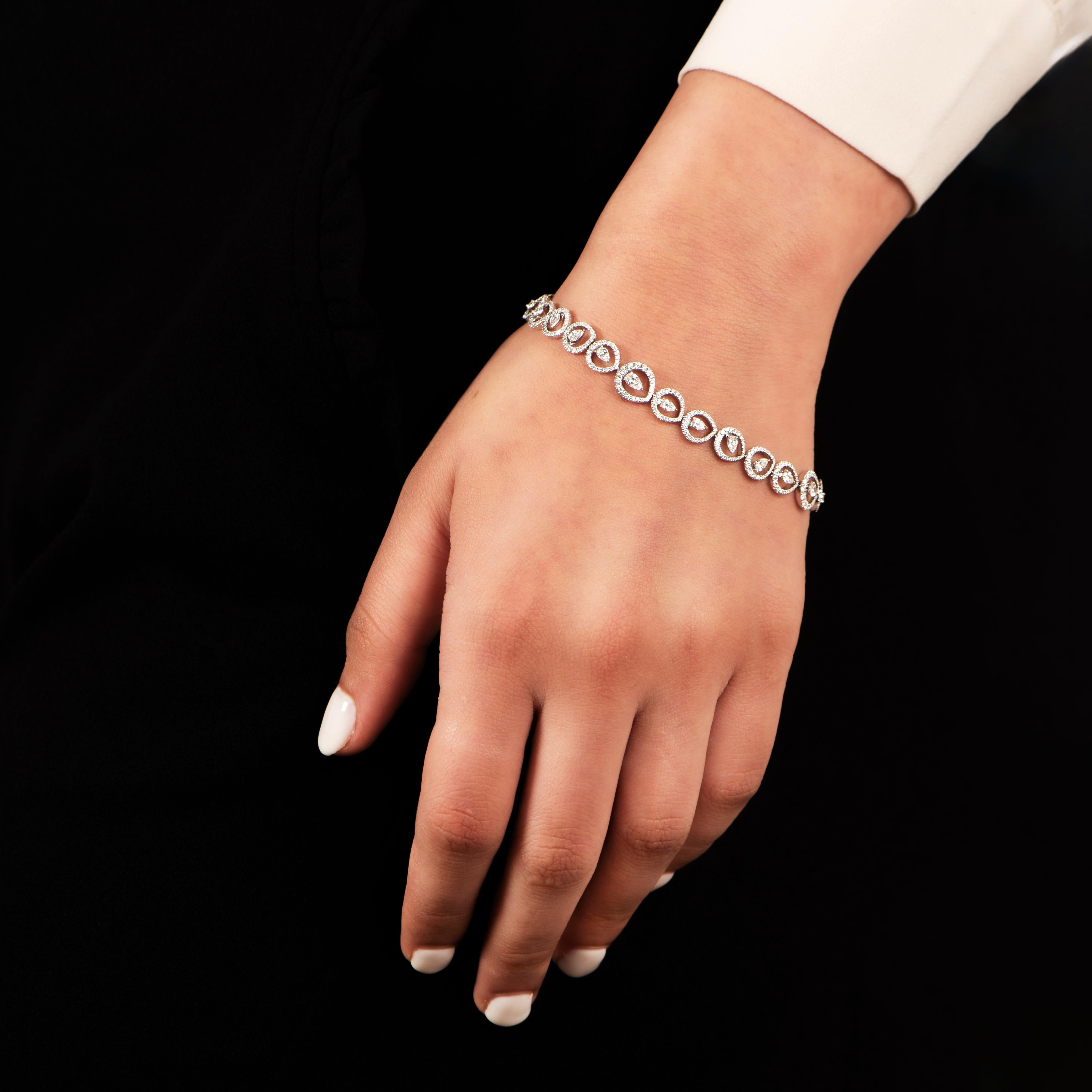 Brilliant Cut HARAKH 3.00 Carat Colorless Natural Diamond Tennis Bracelet in 18KT White Gold For Sale