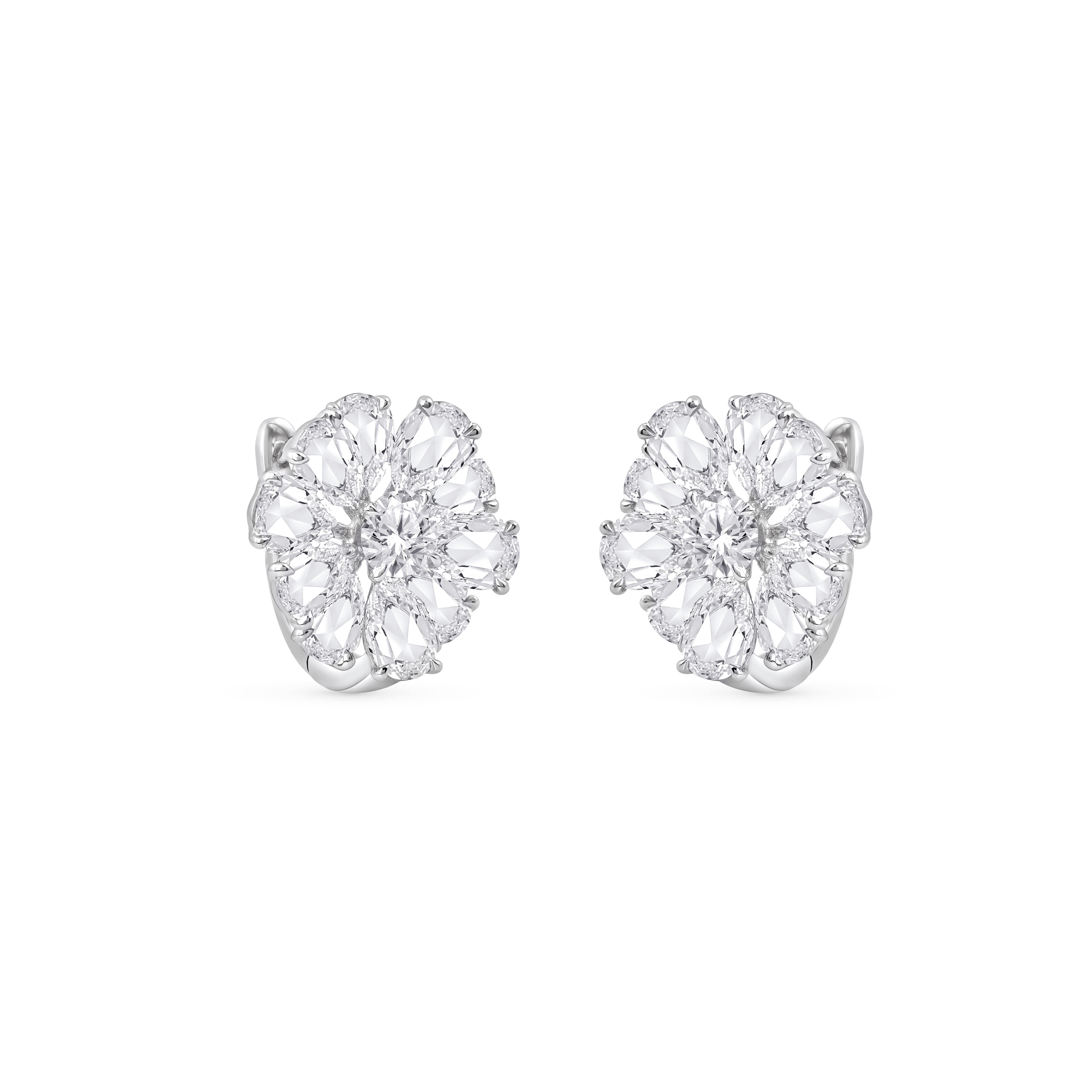 Harakh 4 3/8 Karat Brillantschliff natürlicher farbloser Diamant Cascade-Ohrstecker (Zeitgenössisch) im Angebot