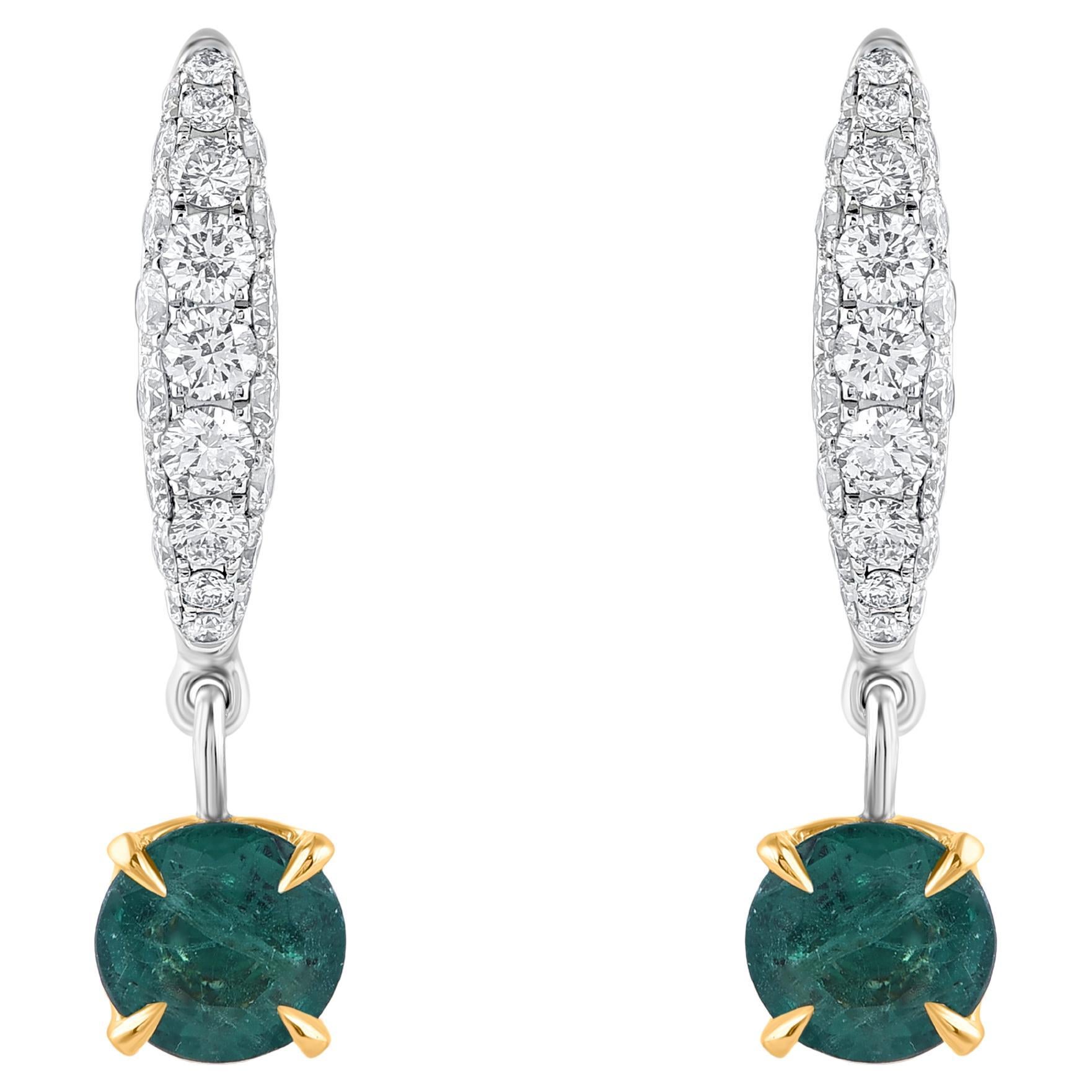 HARAKH 7/8 Karat farblose Diamant 
Smaragd Regenbogen 18KT Gold Huggie-Ohrringe im Angebot