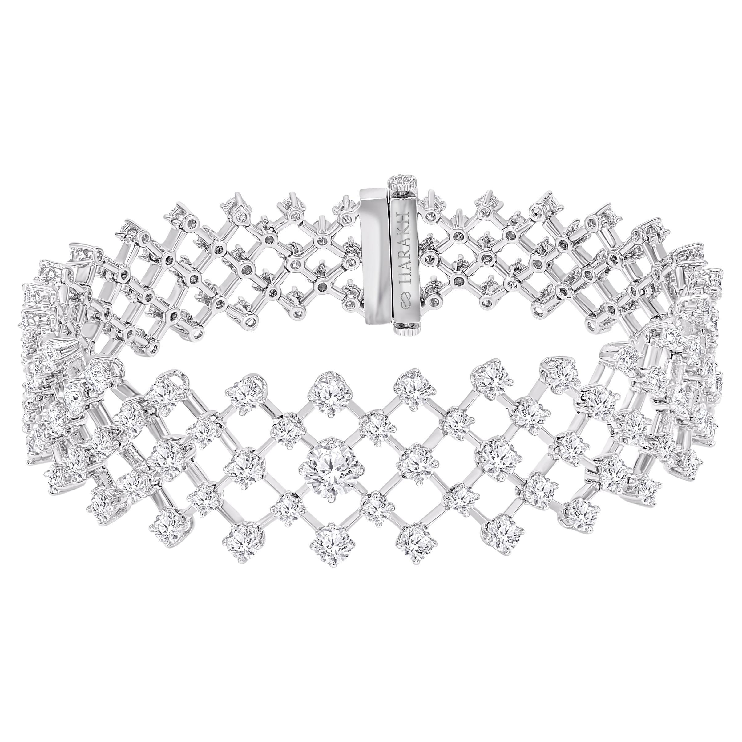 Harakh Bracelet en or blanc 18KT illuminé par un diamant incolore de 8 carats