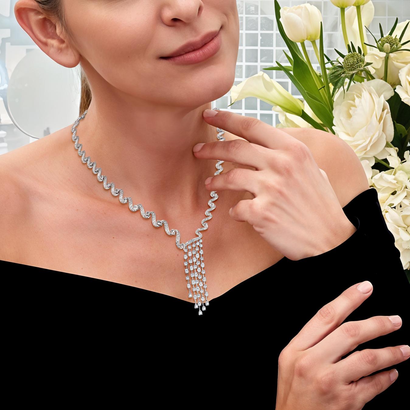 Taglio brillante HARAKH 9 5/8 CT Diamanti incolori Collana a cascata in oro bianco 18KT in vendita