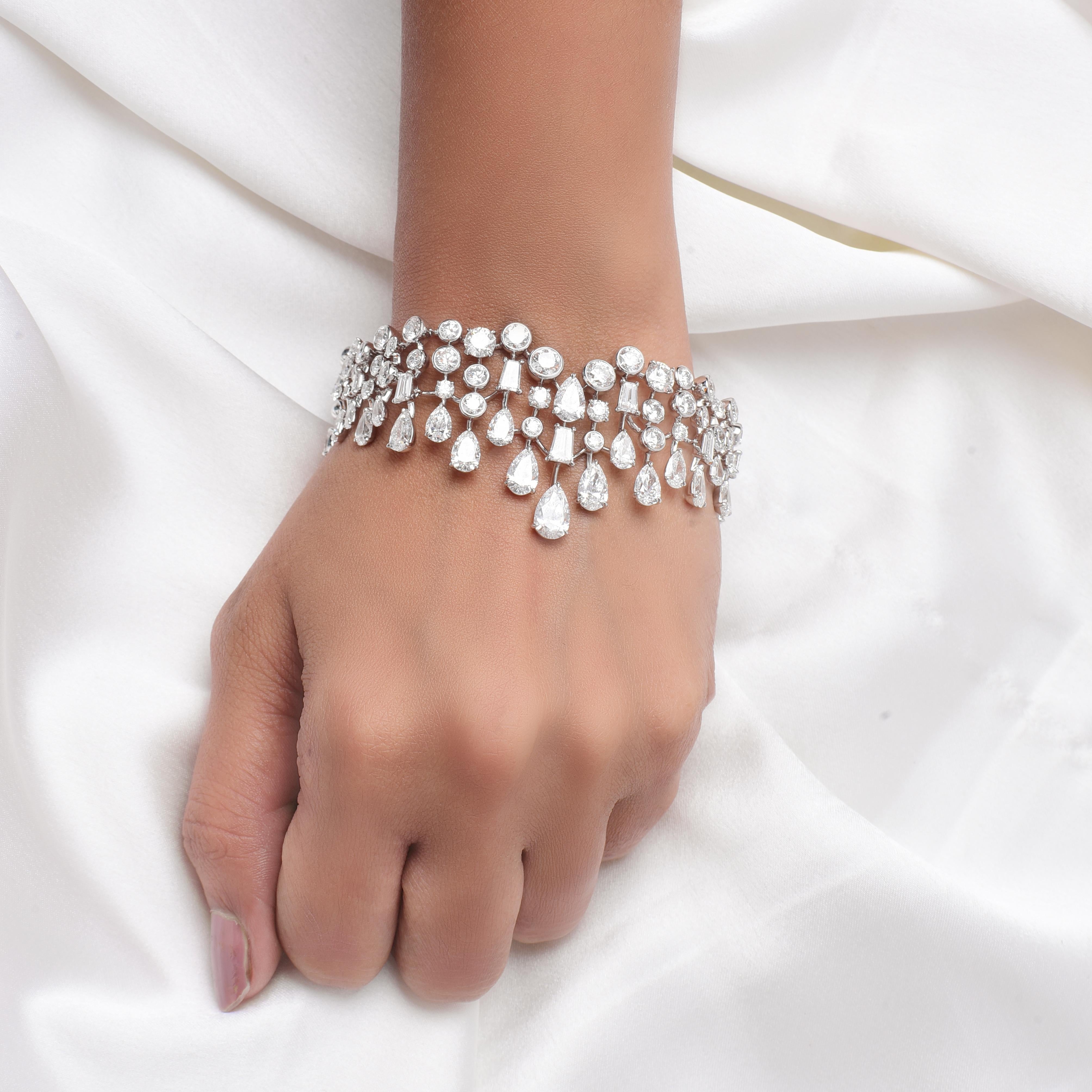 HARAKH GIA Certified 24.00 CT Brilliant Cut Diamond 18KT White Gold Cuff In New Condition For Sale In New York, NY